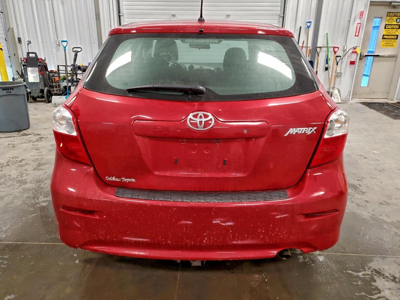 2014 Toyota Matrix Base Red vin: 2T1KU4EE4EC131101