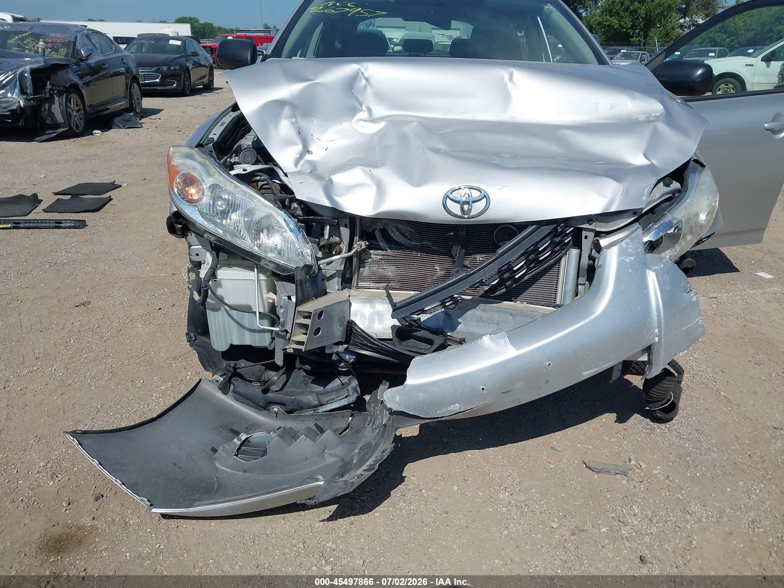 2010 Toyota Matrix   Silver vin: 2T1KU4EE5AC267957