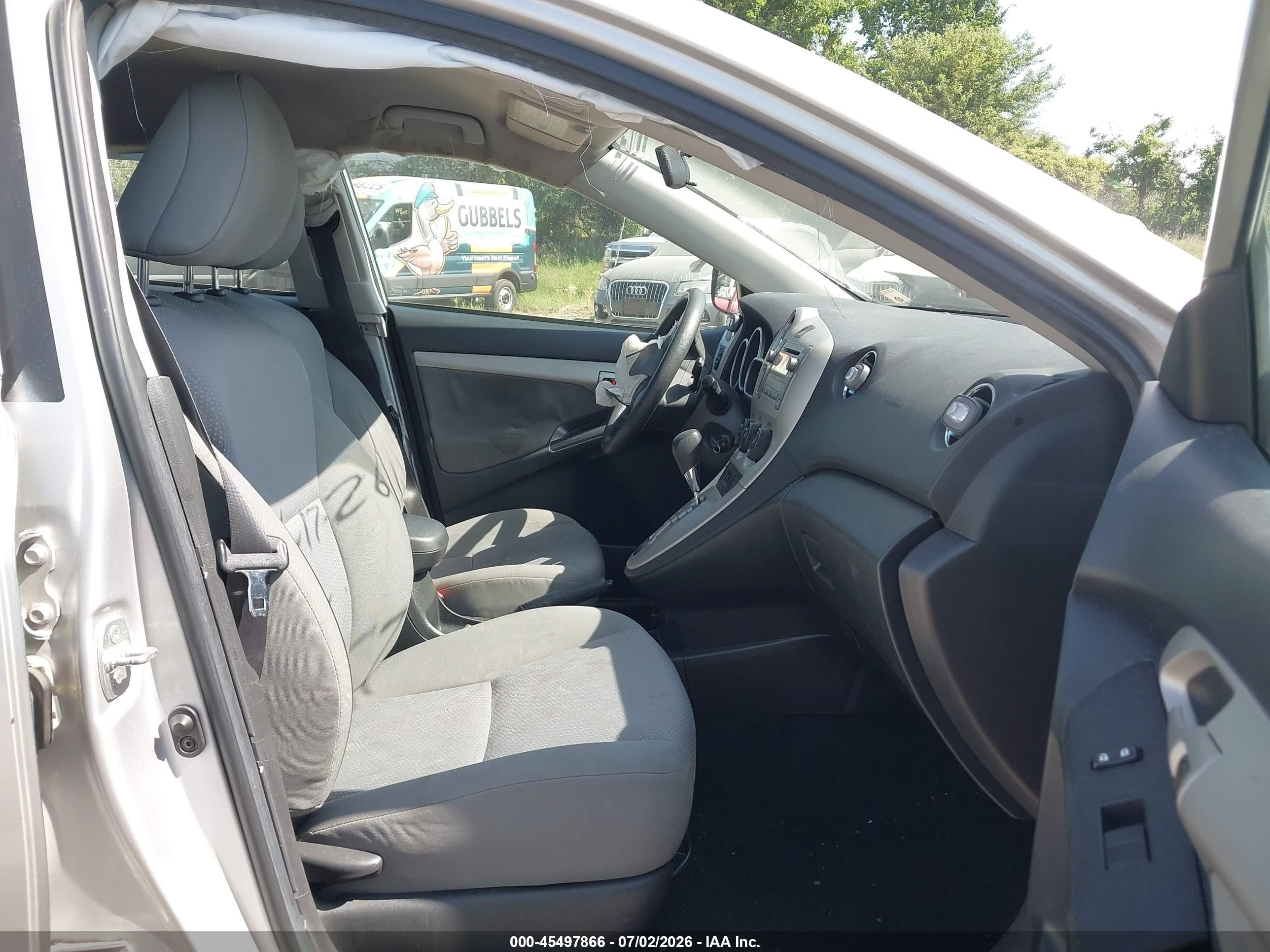 2010 Toyota Matrix   Silver vin: 2T1KU4EE5AC267957