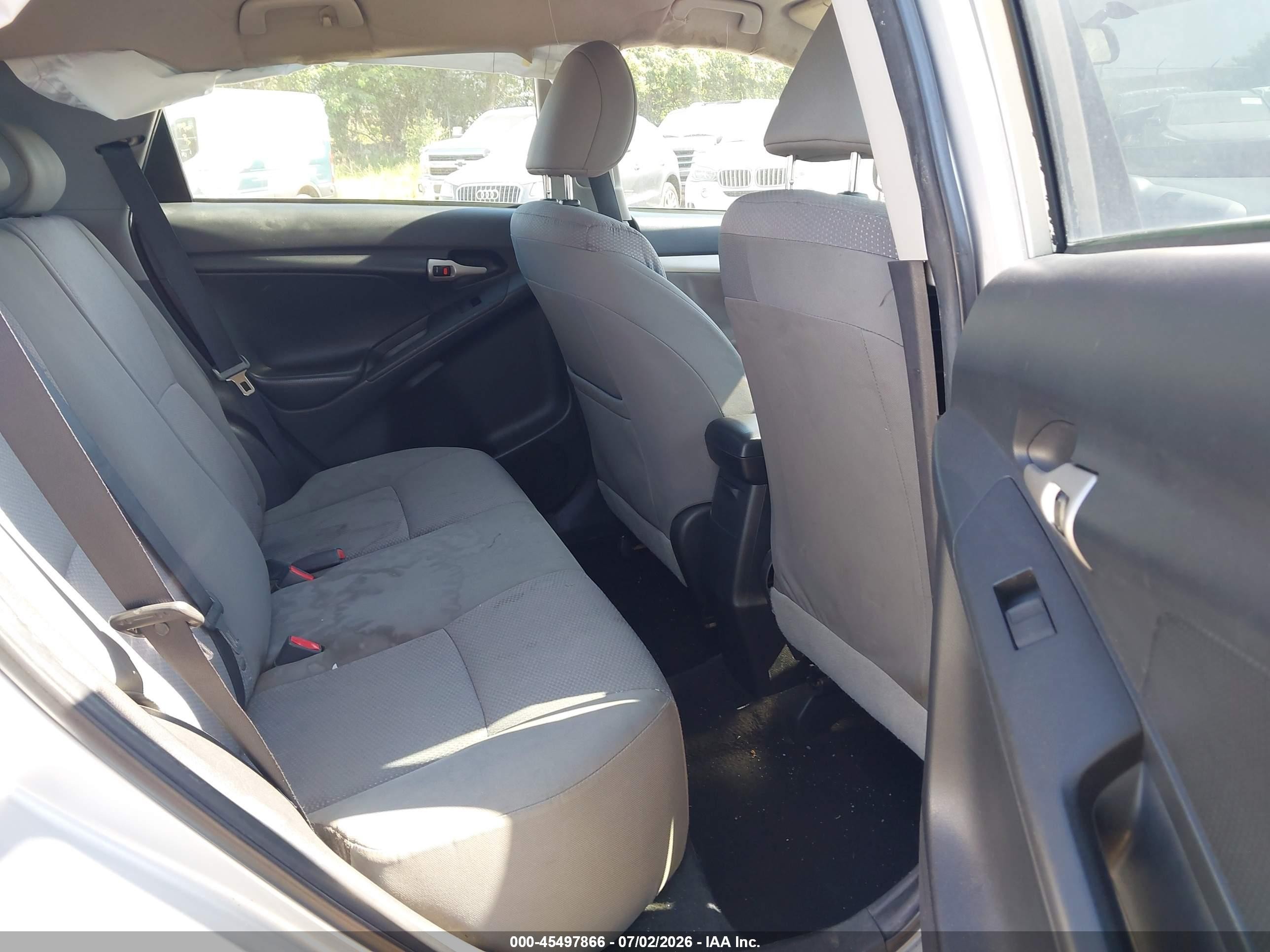 2010 Toyota Matrix   Silver vin: 2T1KU4EE5AC267957