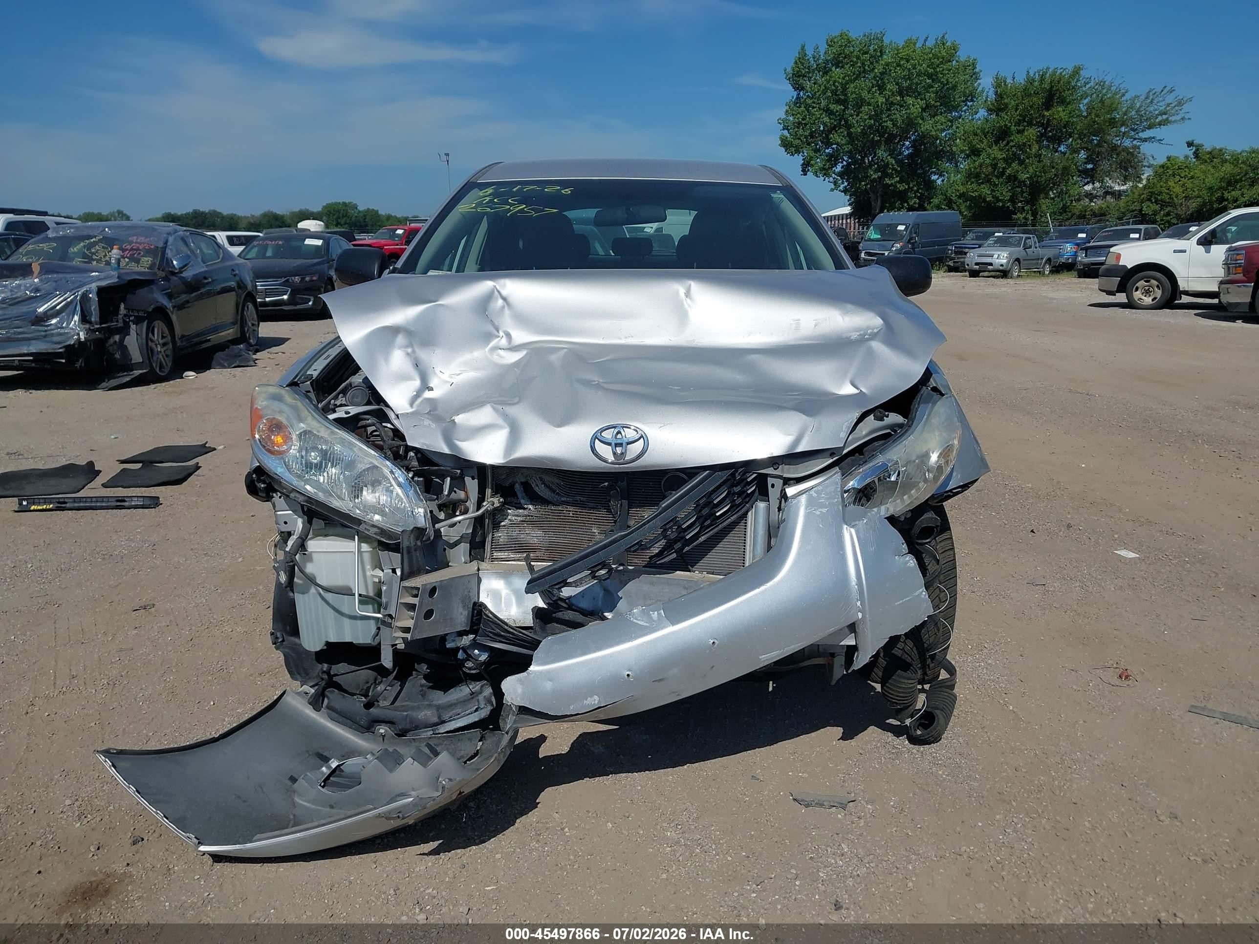 2010 Toyota Matrix   Silver vin: 2T1KU4EE5AC267957