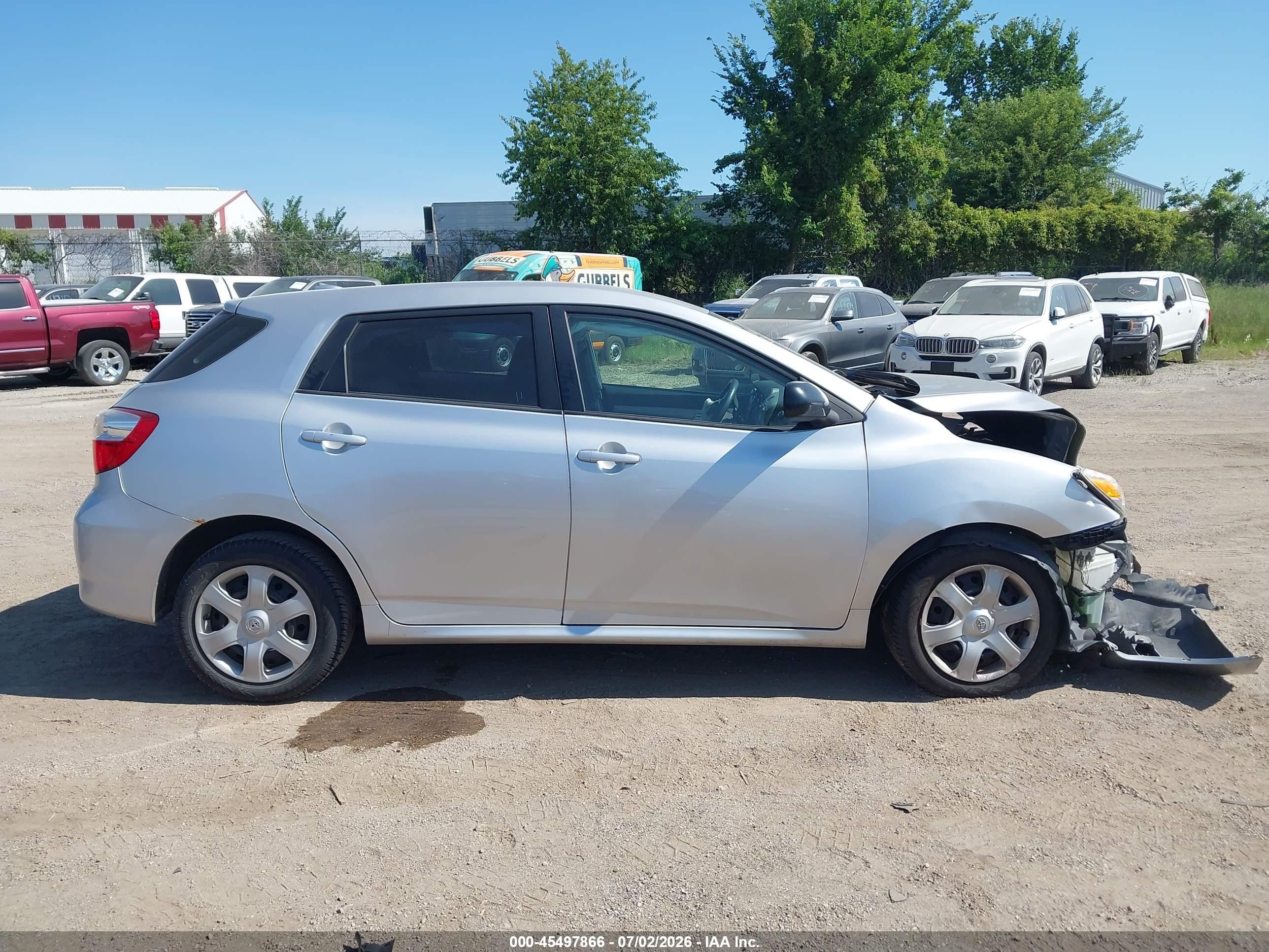 2010 Toyota Matrix   Silver vin: 2T1KU4EE5AC267957