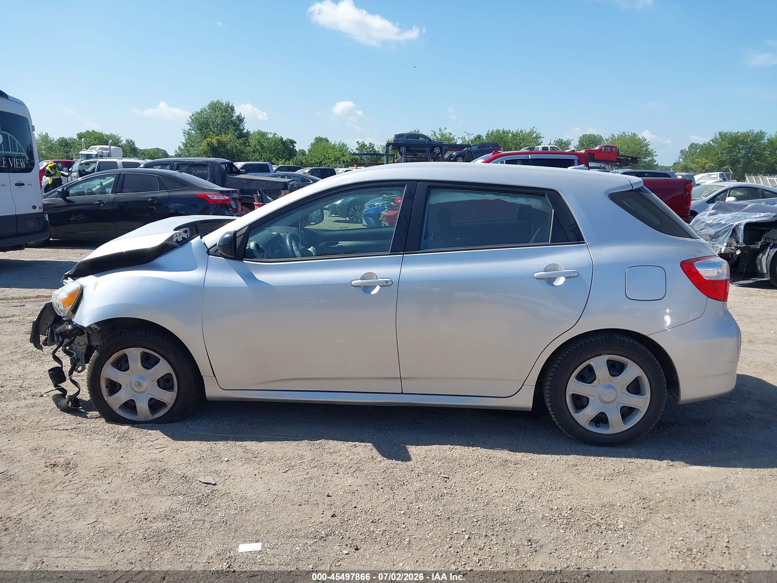 2010 Toyota Matrix   Silver vin: 2T1KU4EE5AC267957