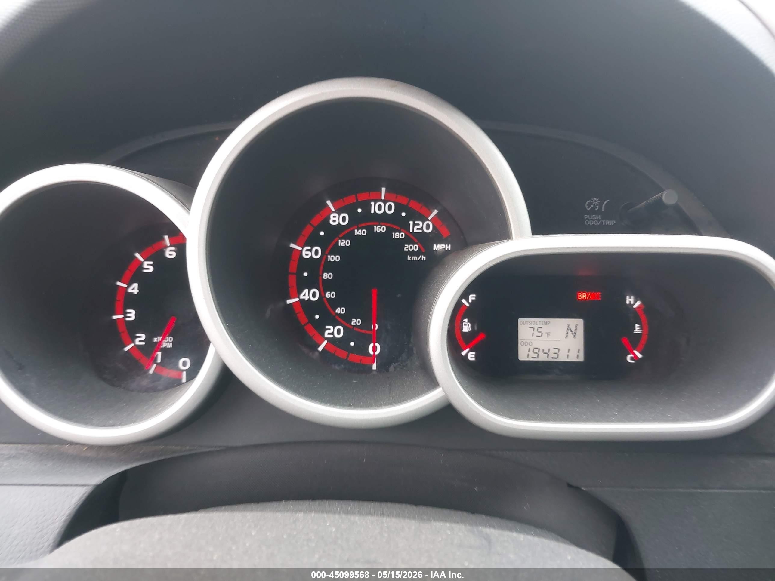 2010 Toyota Matrix   Silver vin: 2T1KU4EE5AC282040