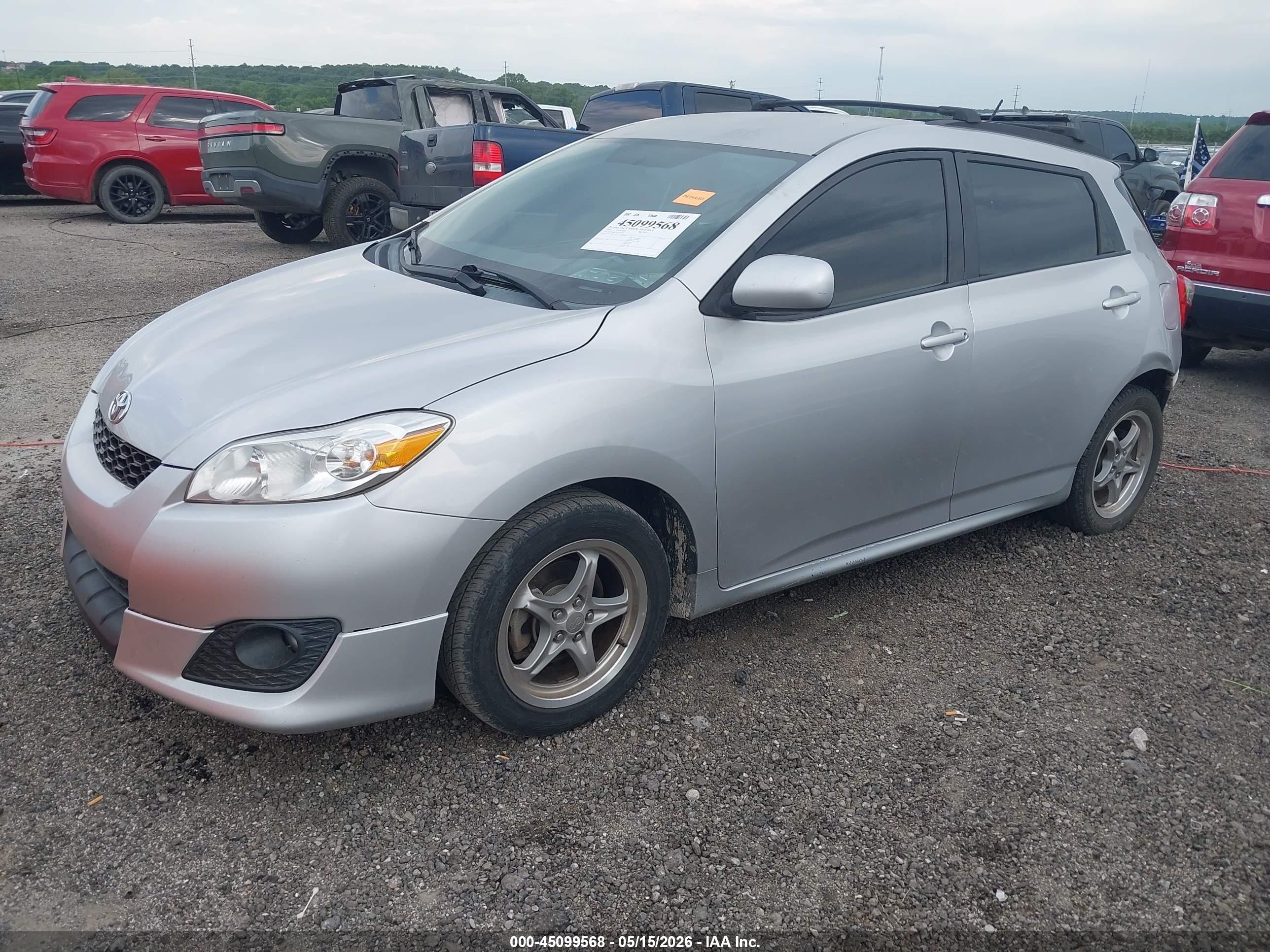 2010 Toyota Matrix   Silver vin: 2T1KU4EE5AC282040