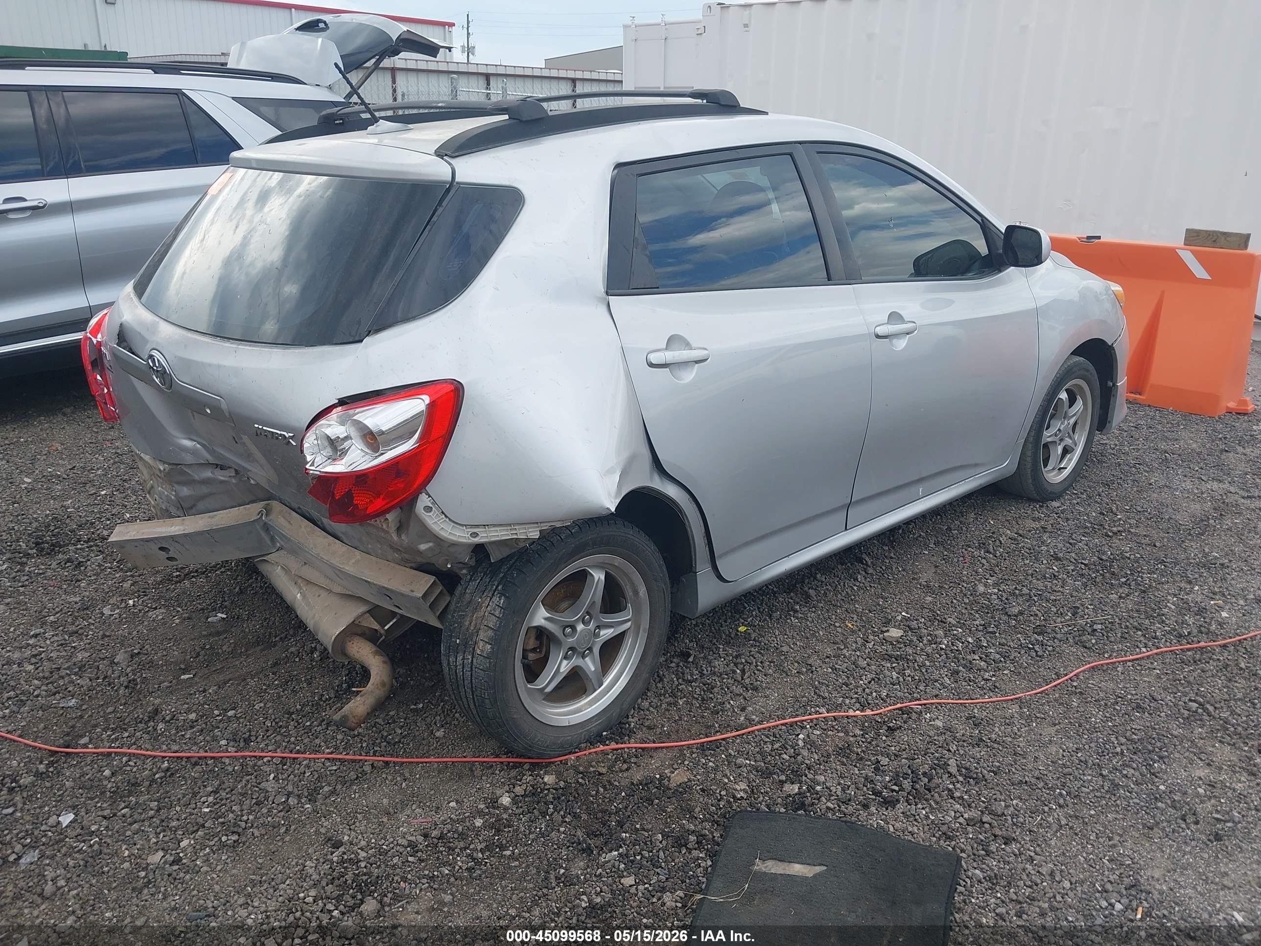 2010 Toyota Matrix   Silver vin: 2T1KU4EE5AC282040