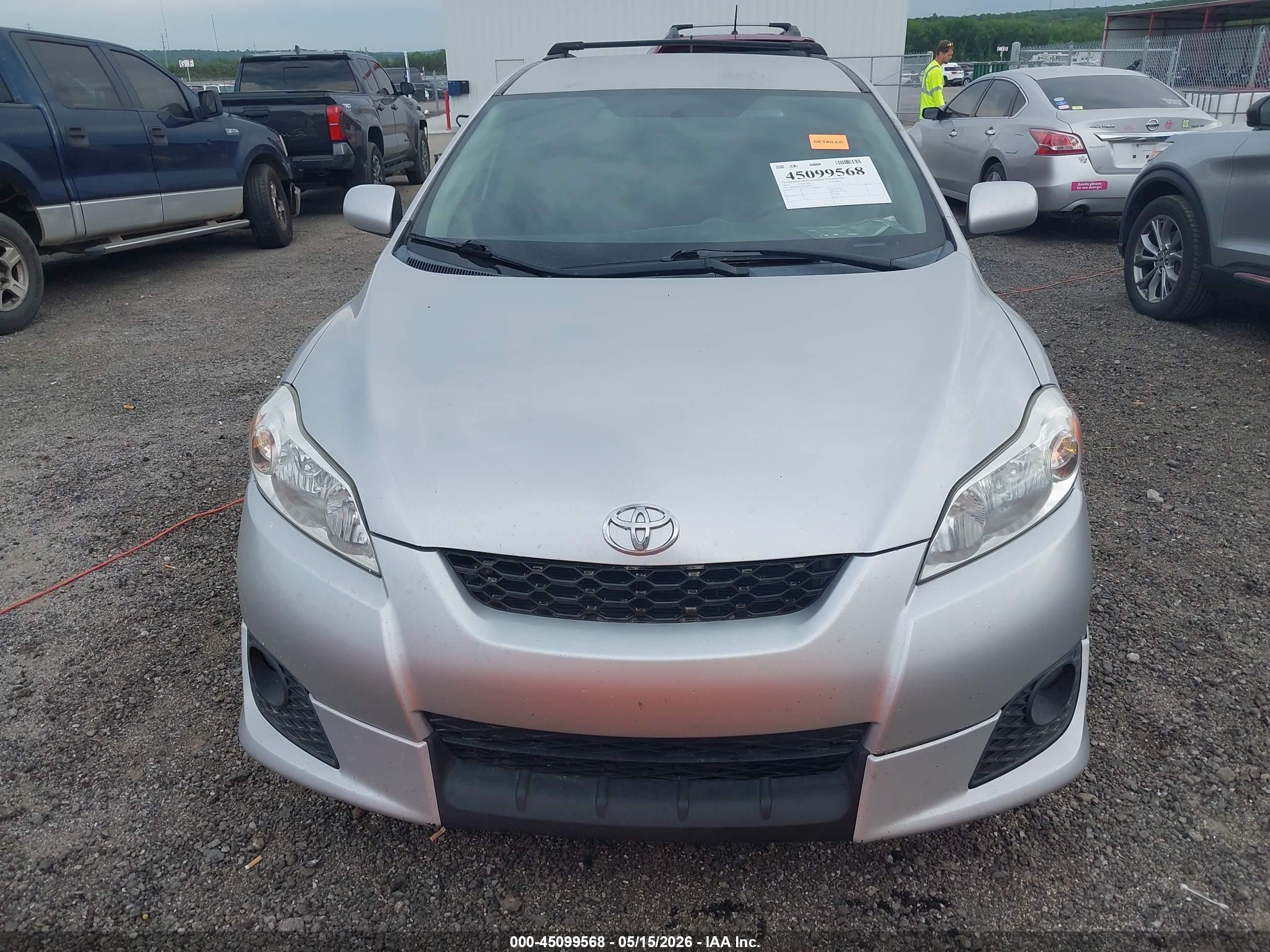 2010 Toyota Matrix   Silver vin: 2T1KU4EE5AC282040