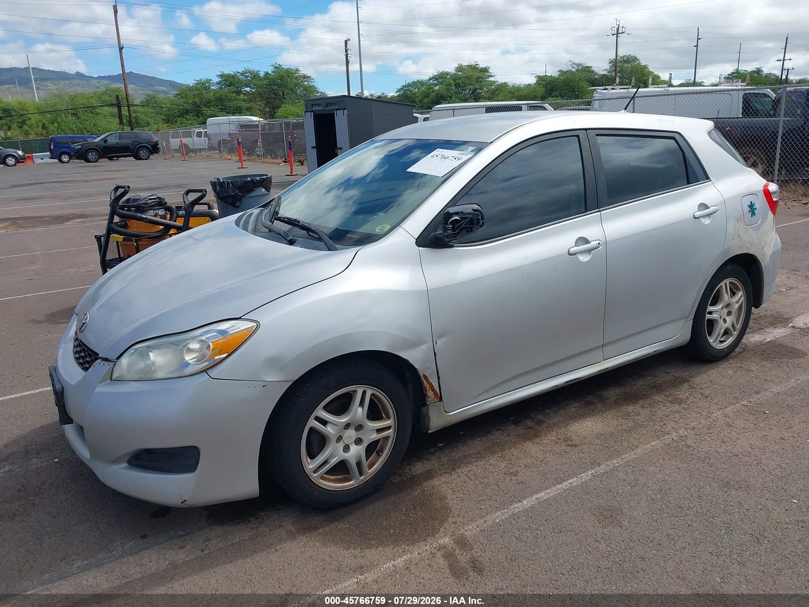 2010 Toyota Matrix   Silver vin: 2T1KU4EE5AC283138