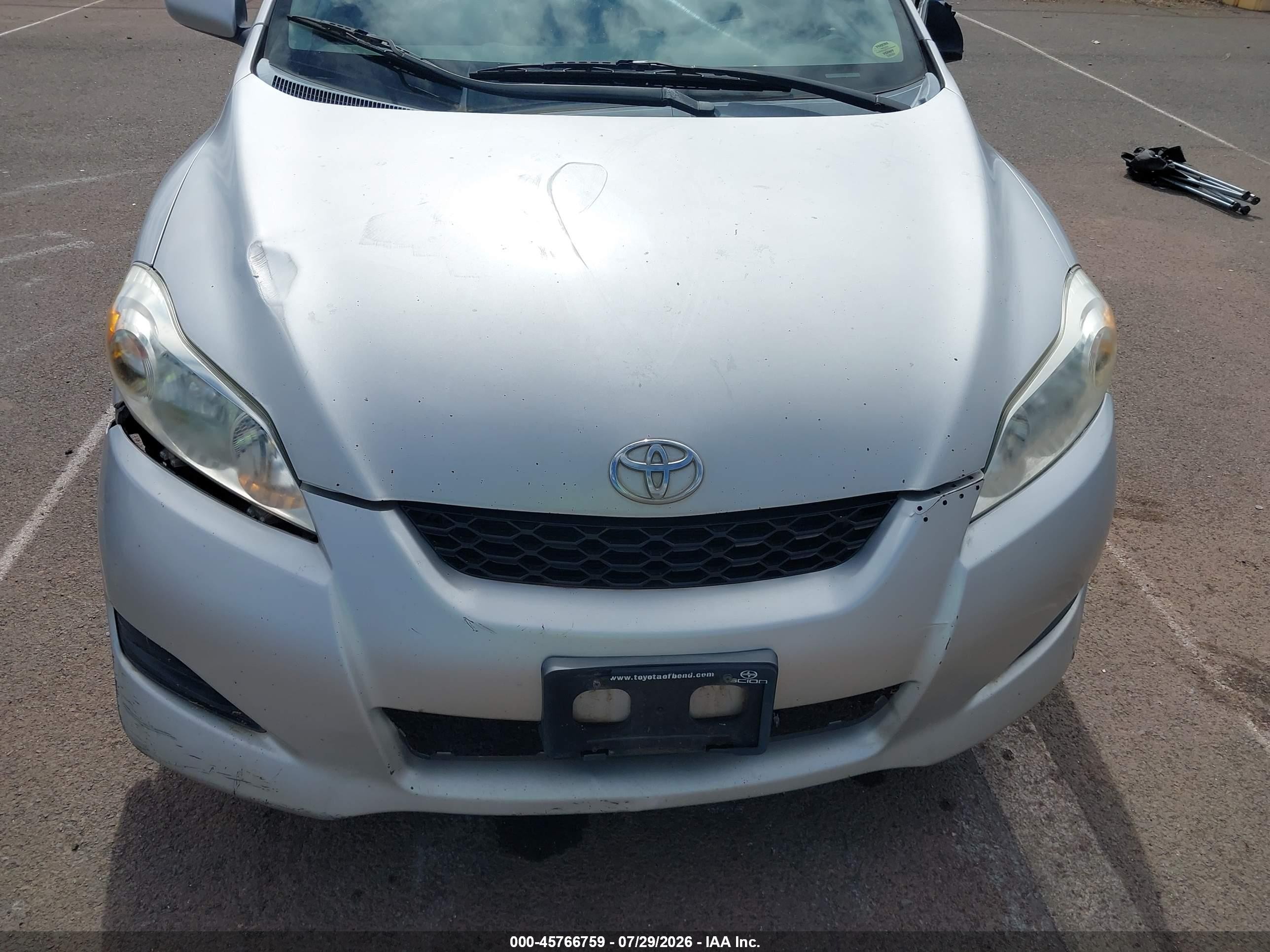 2010 Toyota Matrix   Silver vin: 2T1KU4EE5AC283138