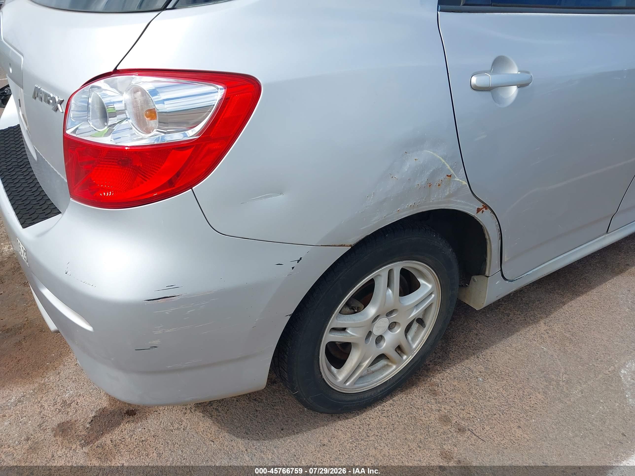 2010 Toyota Matrix   Silver vin: 2T1KU4EE5AC283138