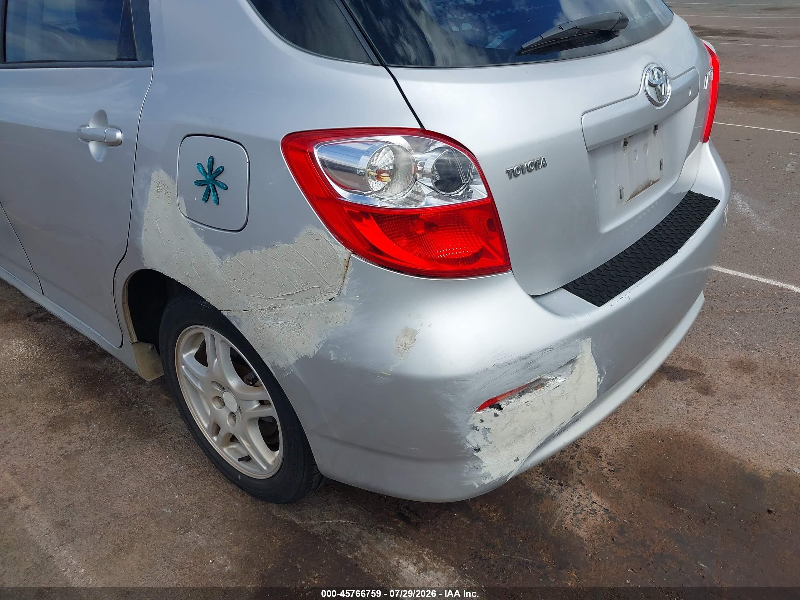2010 Toyota Matrix   Silver vin: 2T1KU4EE5AC283138