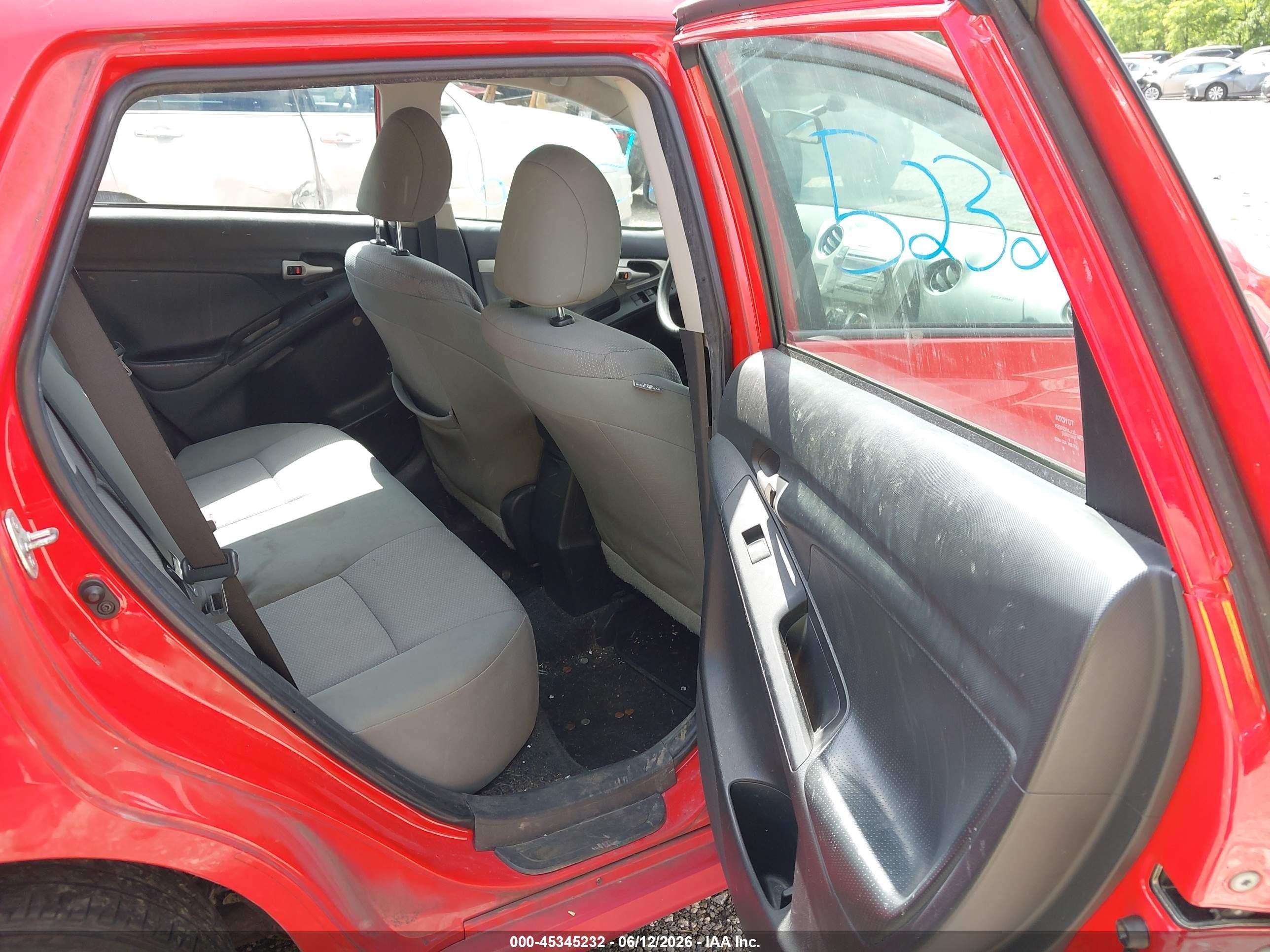 2010 Toyota Matrix   Red vin: 2T1KU4EE5AC309348