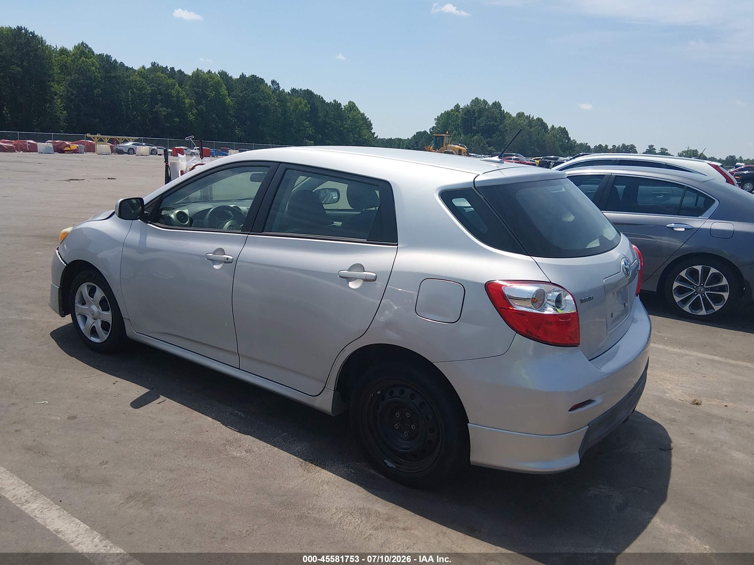 2010 Toyota Matrix   Silver vin: 2T1KU4EE5AC509906