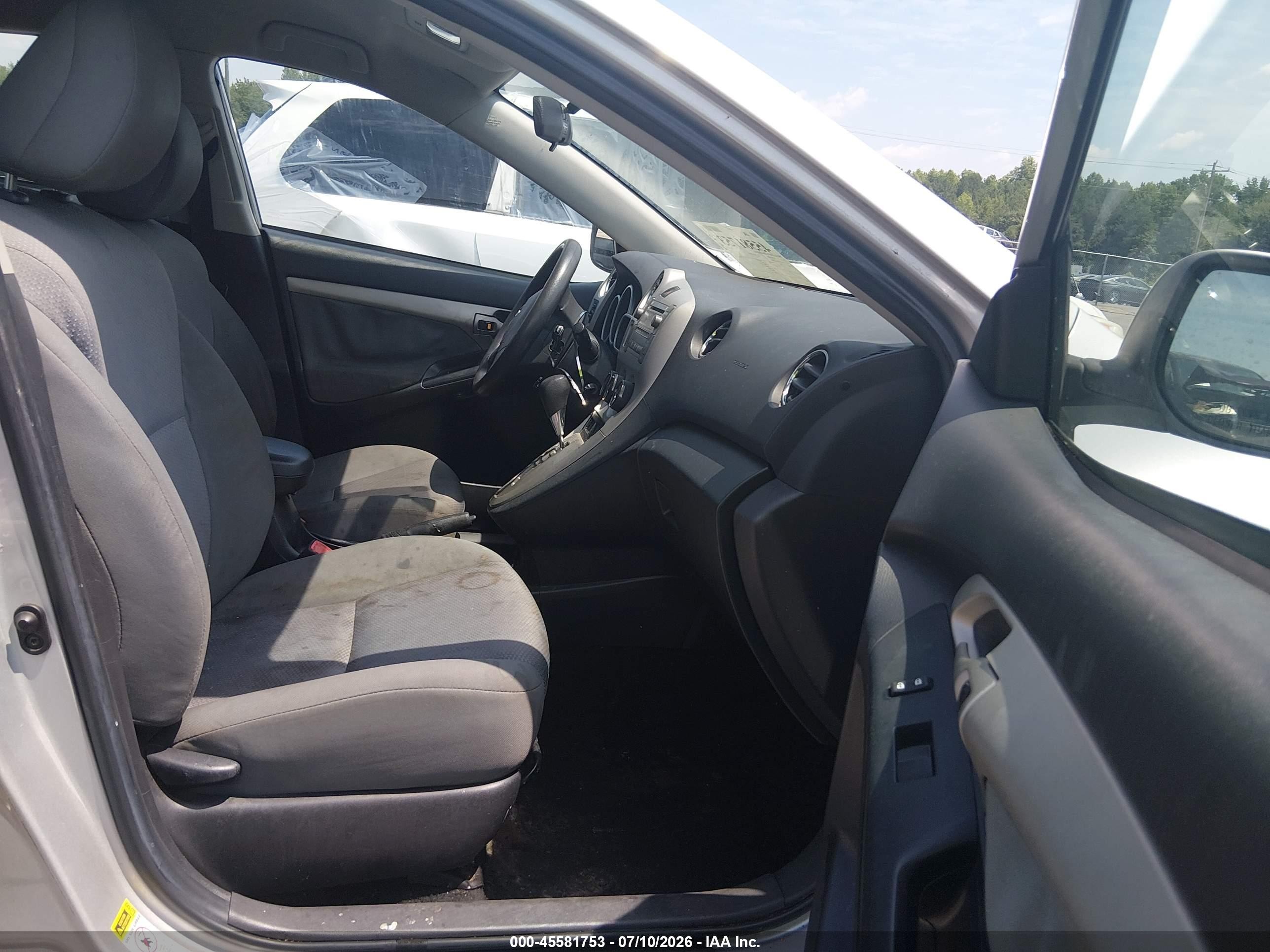 2010 Toyota Matrix   Silver vin: 2T1KU4EE5AC509906