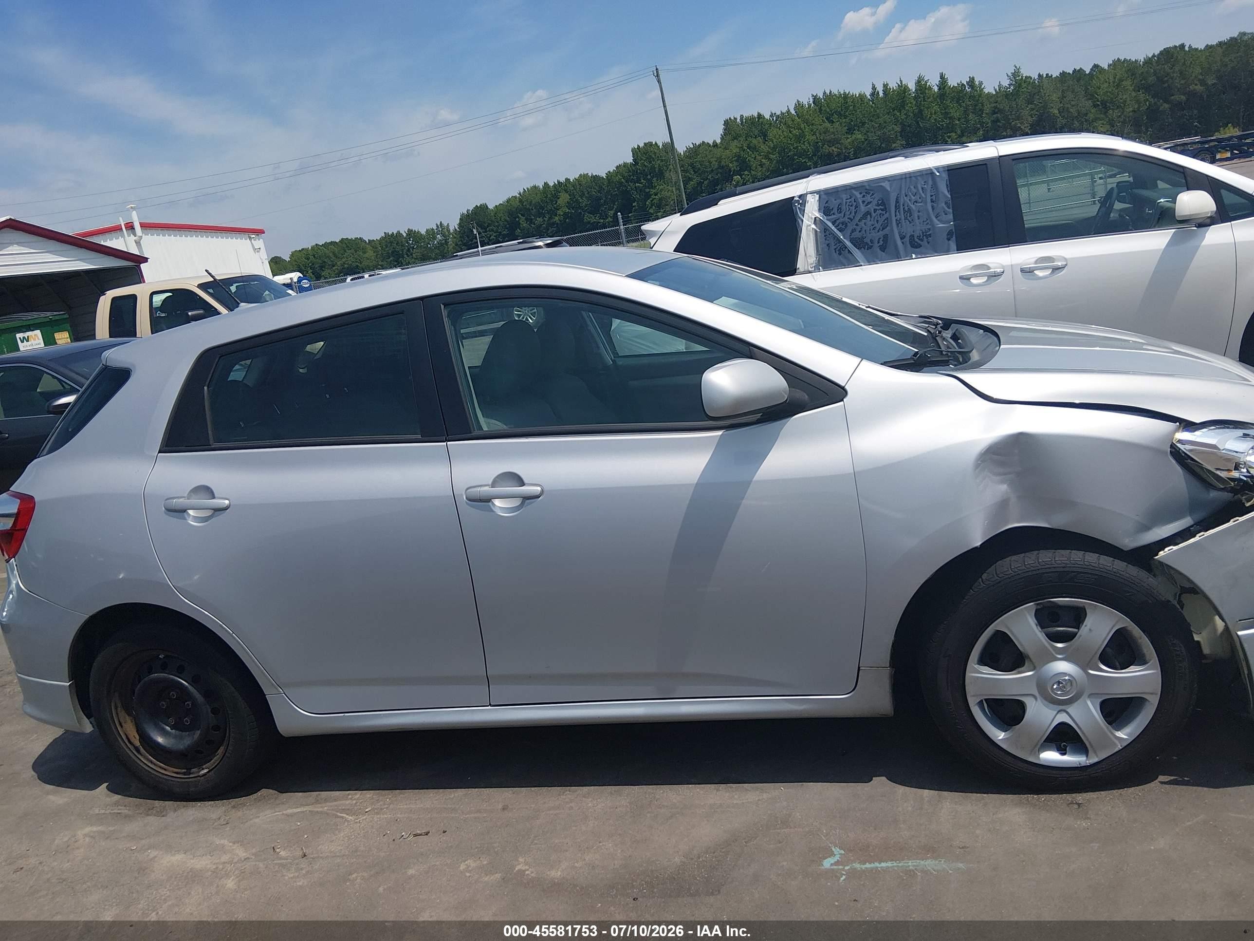 2010 Toyota Matrix   Silver vin: 2T1KU4EE5AC509906