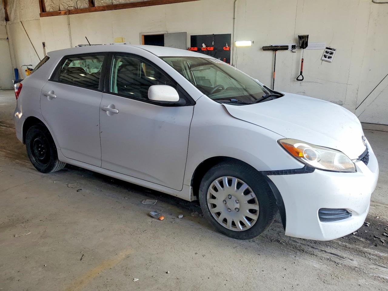 2011 Toyota Matrix Base White vin: 2T1KU4EE5BC536203