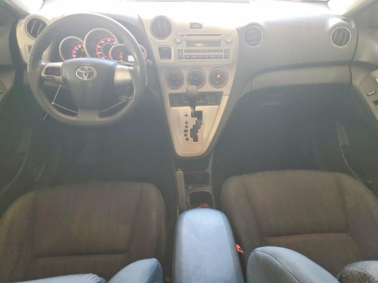 2011 Toyota Matrix Base White vin: 2T1KU4EE5BC536203