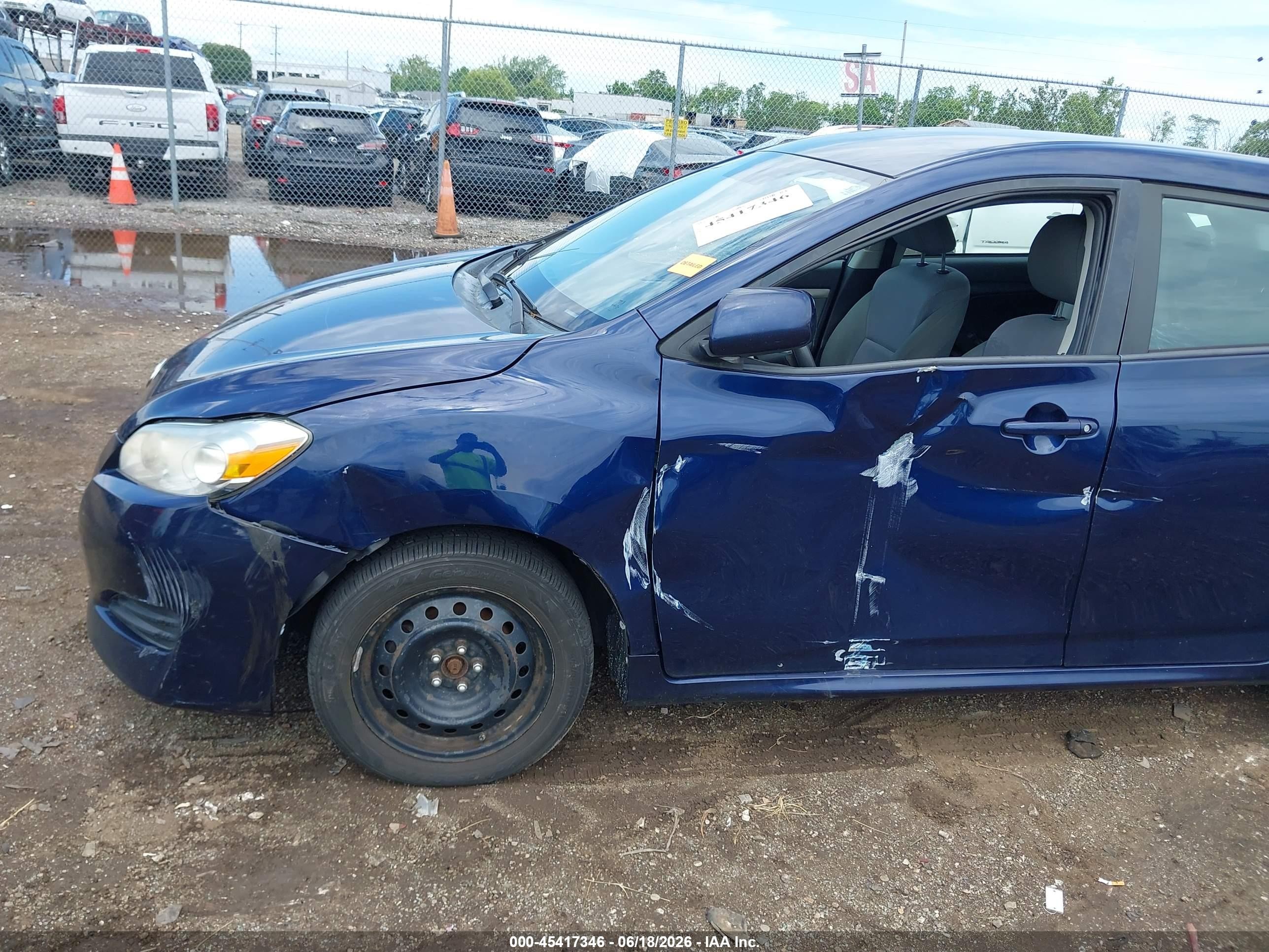 2011 Toyota Matrix   Blue vin: 2T1KU4EE5BC660911