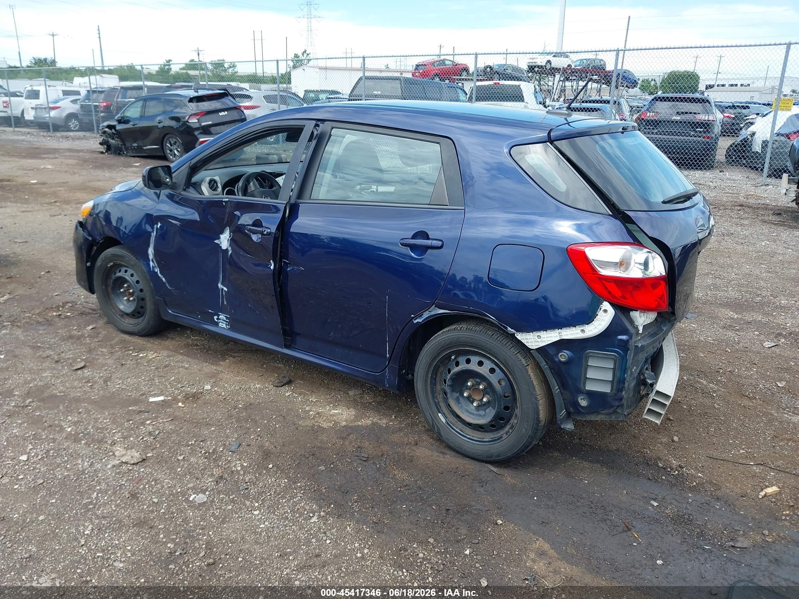 2011 Toyota Matrix   Blue vin: 2T1KU4EE5BC660911