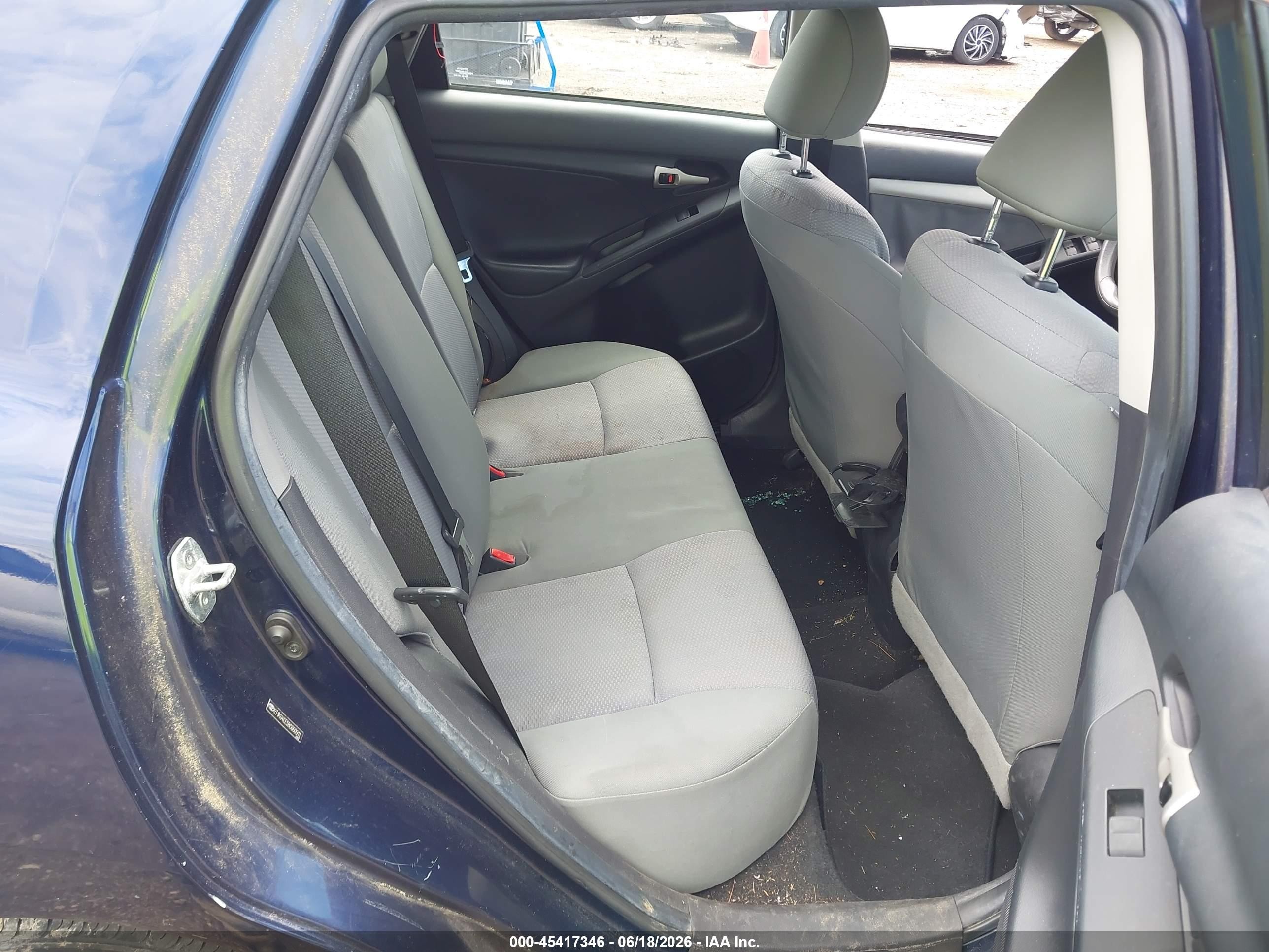 2011 Toyota Matrix   Blue vin: 2T1KU4EE5BC660911