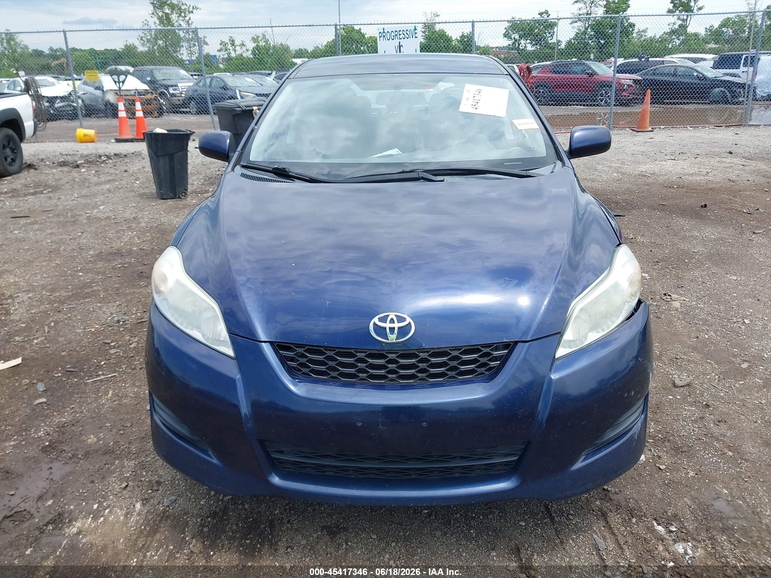 2011 Toyota Matrix   Blue vin: 2T1KU4EE5BC660911