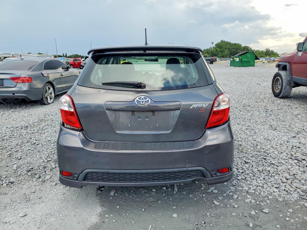 2011 Toyota Matrix Base Gray vin: 2T1KU4EE5BC698591
