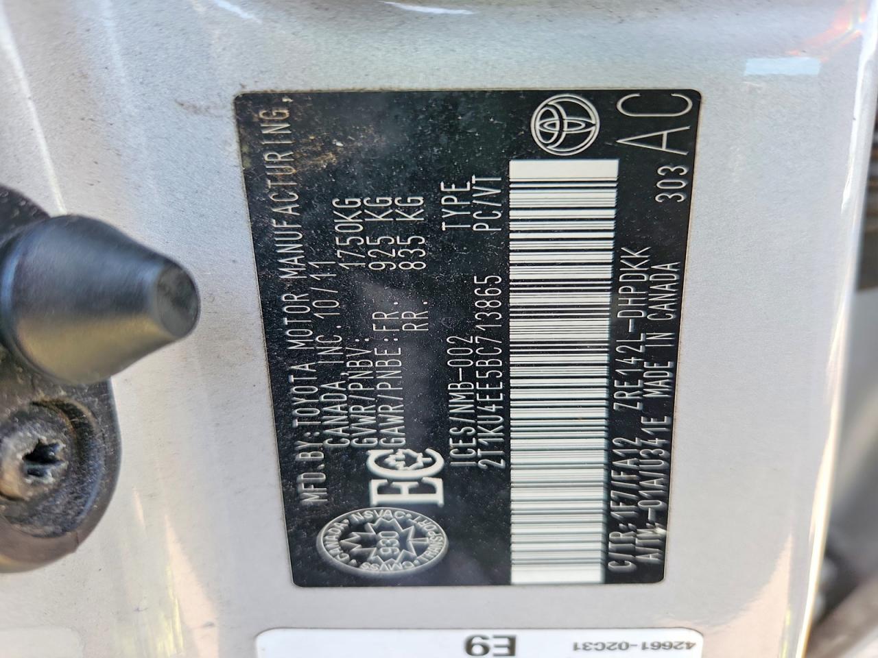 2011 Toyota Matrix Base Silver vin: 2T1KU4EE5BC713865