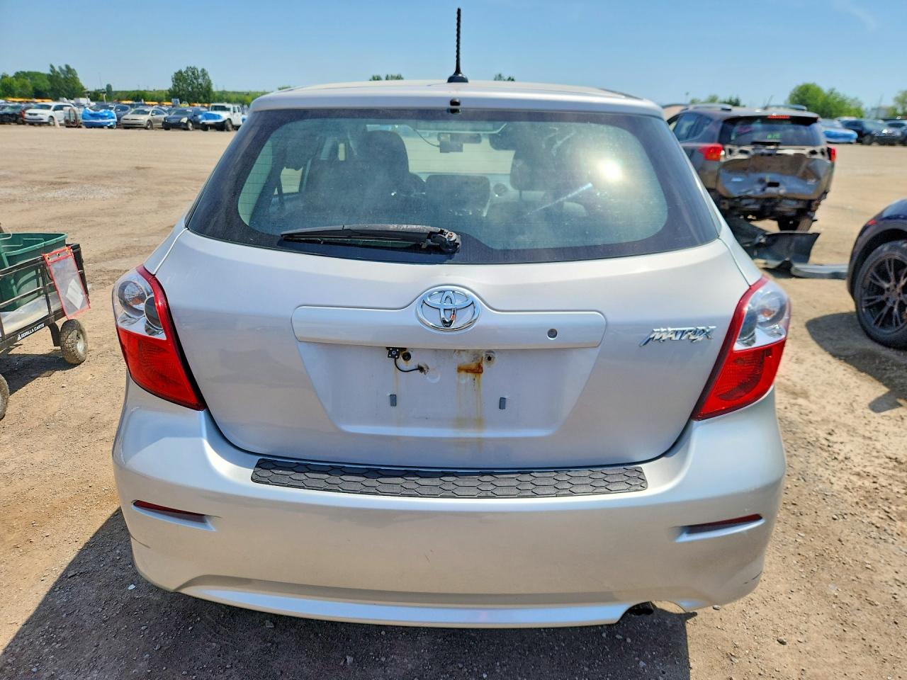 2011 Toyota Matrix Base Silver vin: 2T1KU4EE5BC713865