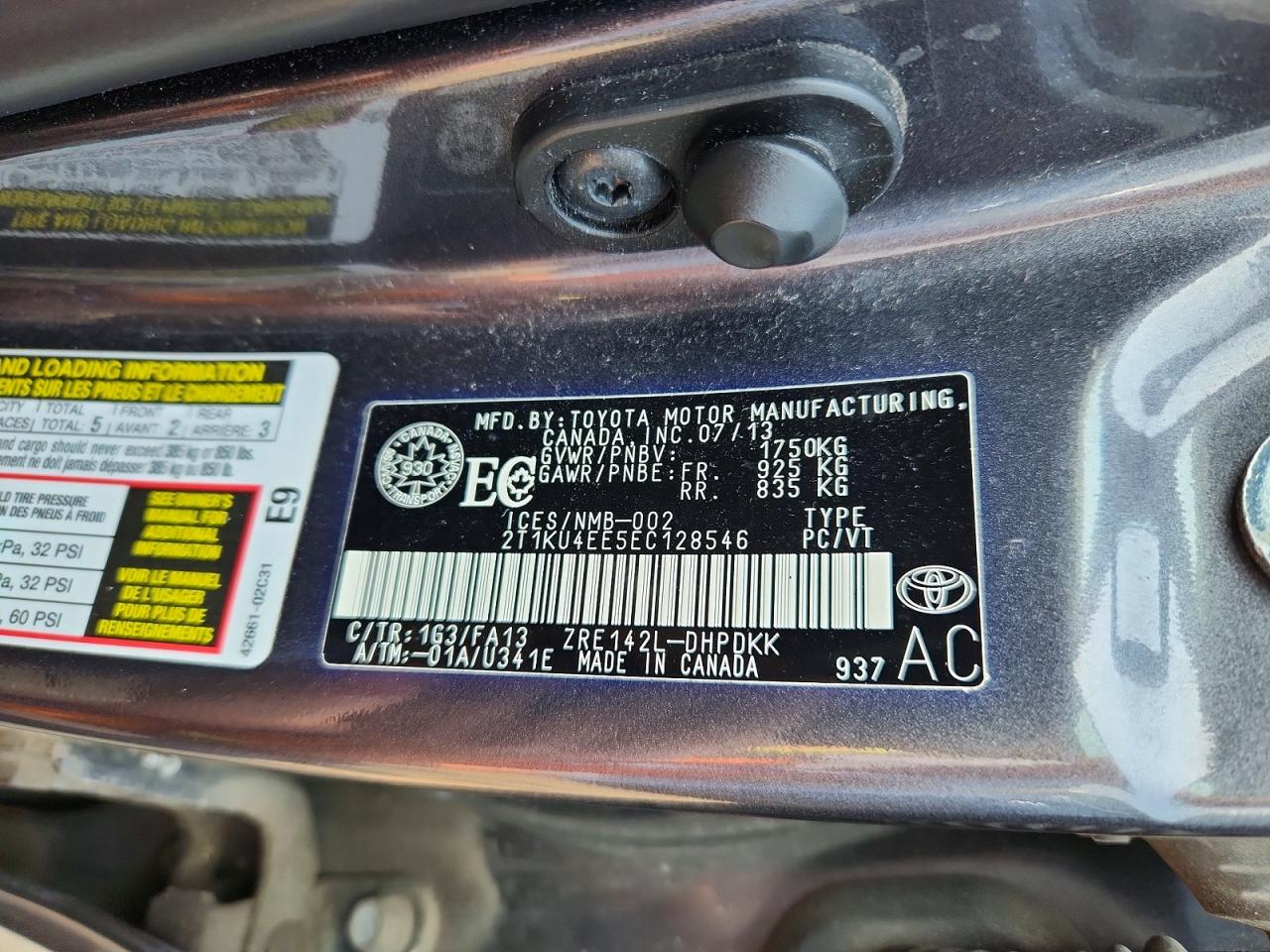 2014 Toyota Matrix Base Серебряный vin: 2T1KU4EE5EC128546