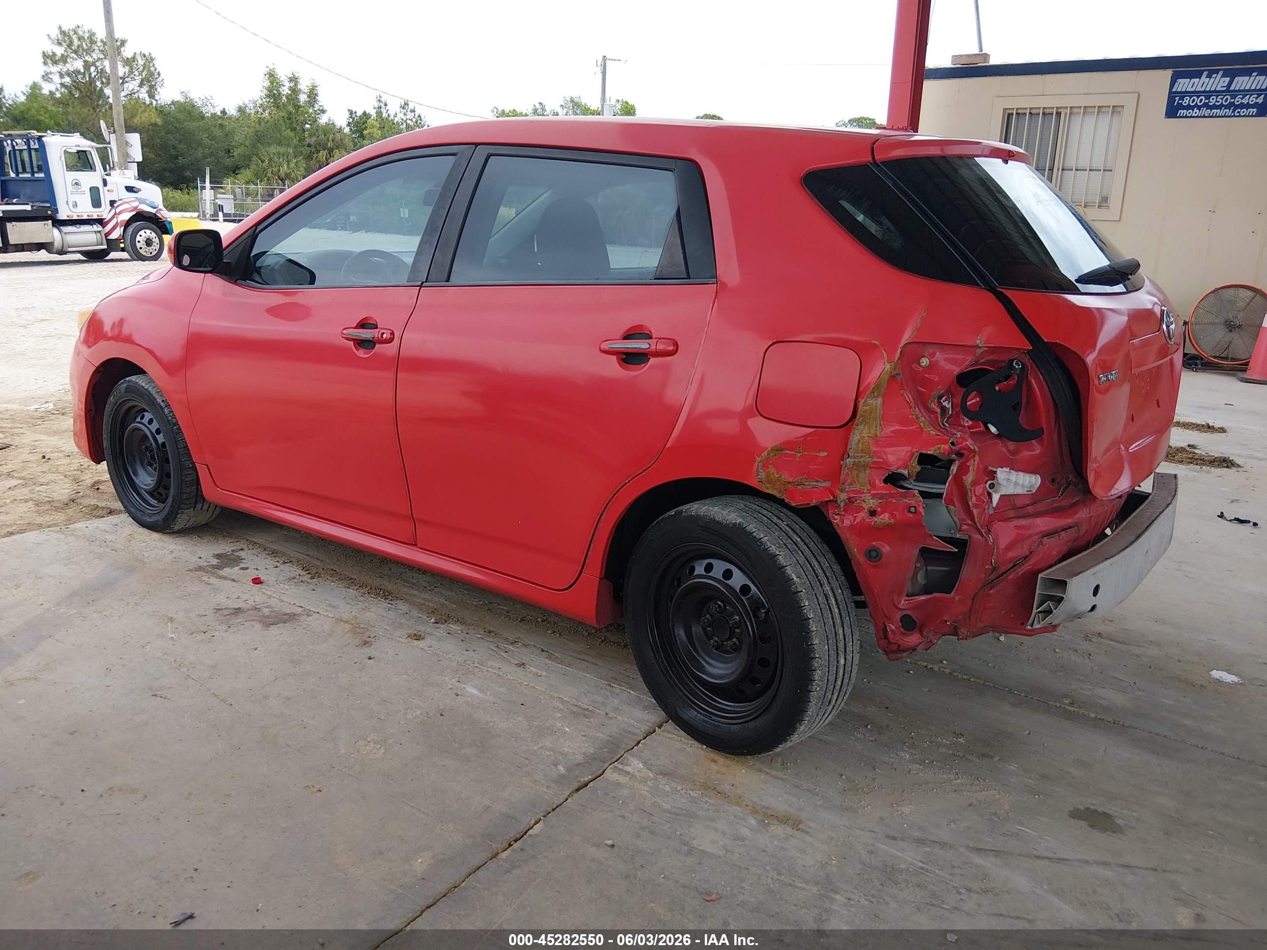 2010 Toyota Matrix   Red vin: 2T1KU4EE6AC232795