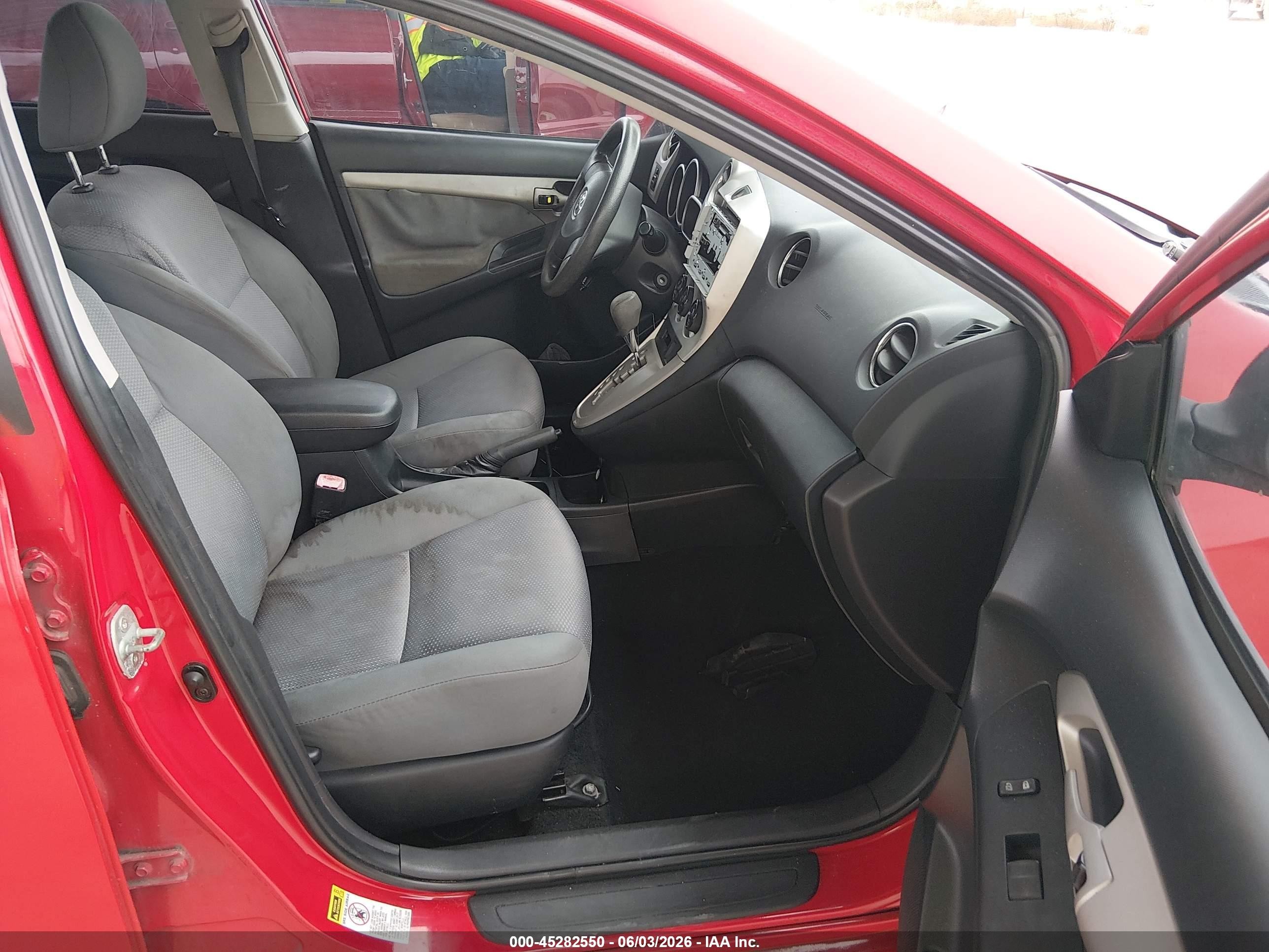 2010 Toyota Matrix   Red vin: 2T1KU4EE6AC232795