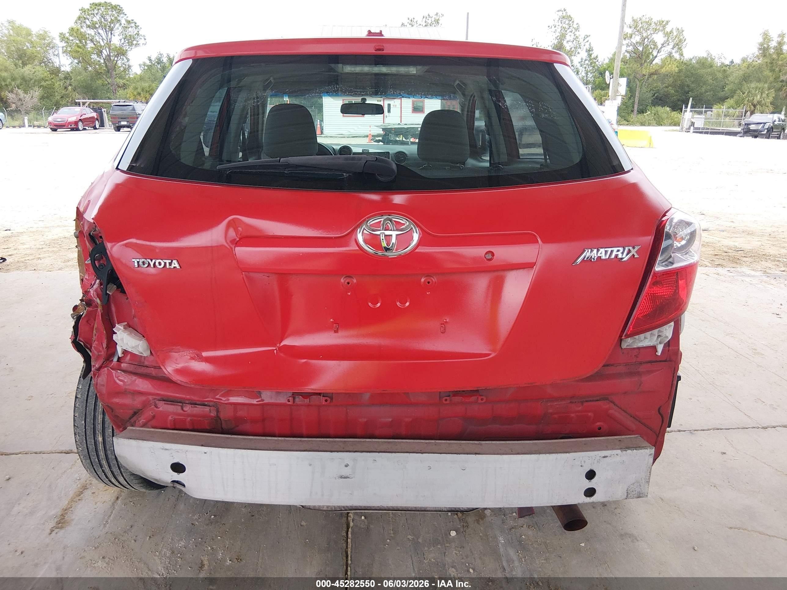 2010 Toyota Matrix   Red vin: 2T1KU4EE6AC232795