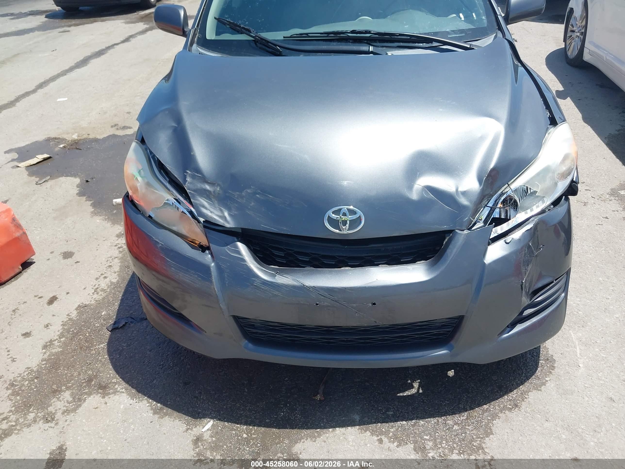 2010 Toyota Matrix   Gray vin: 2T1KU4EE6AC311884