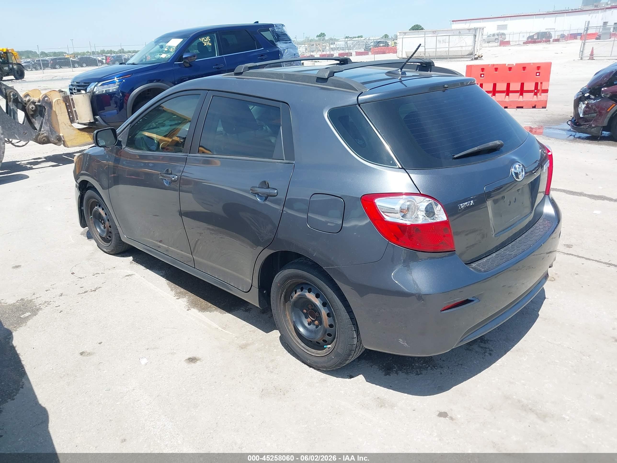 2010 Toyota Matrix   Gray vin: 2T1KU4EE6AC311884