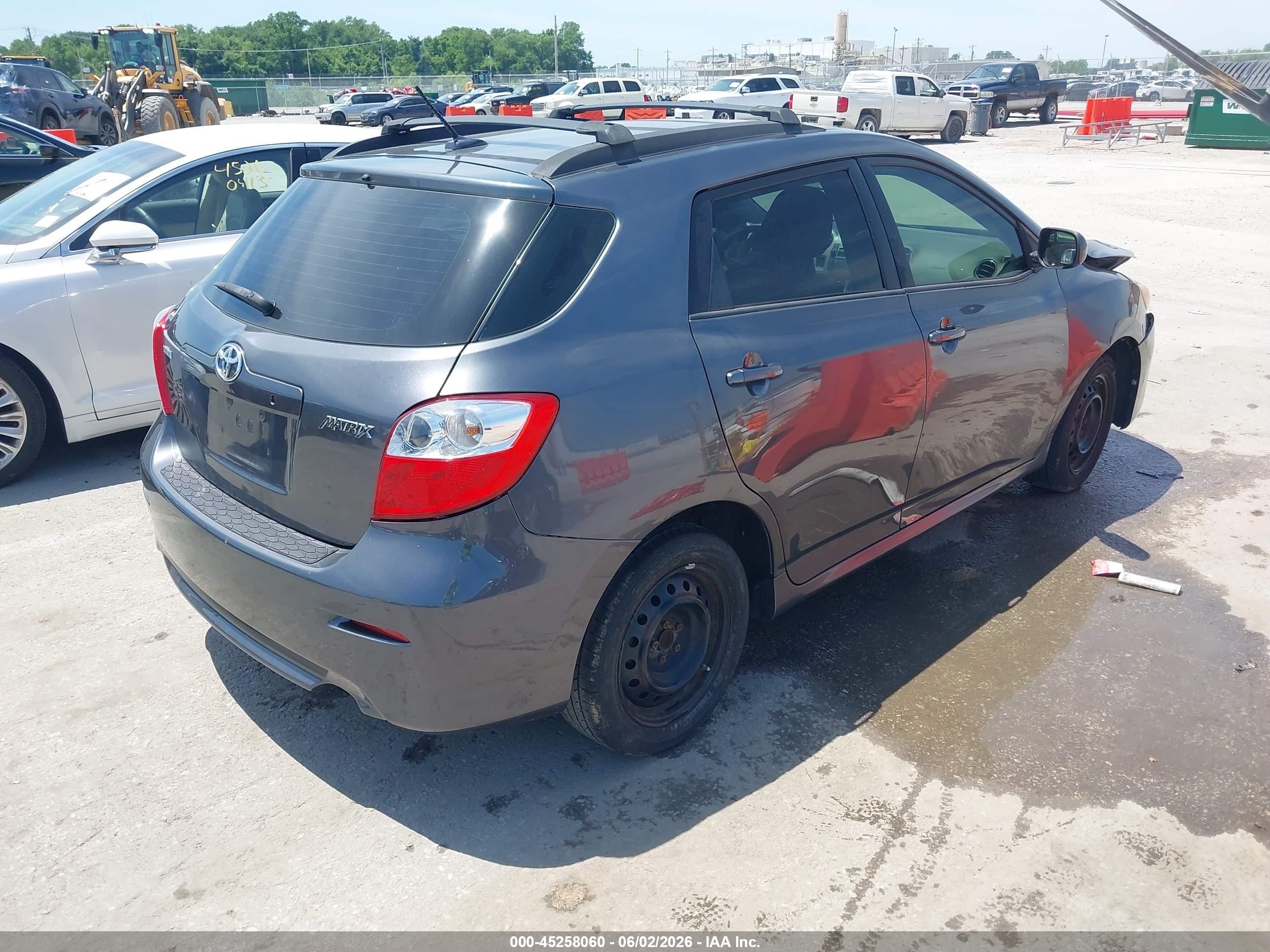 2010 Toyota Matrix   Gray vin: 2T1KU4EE6AC311884