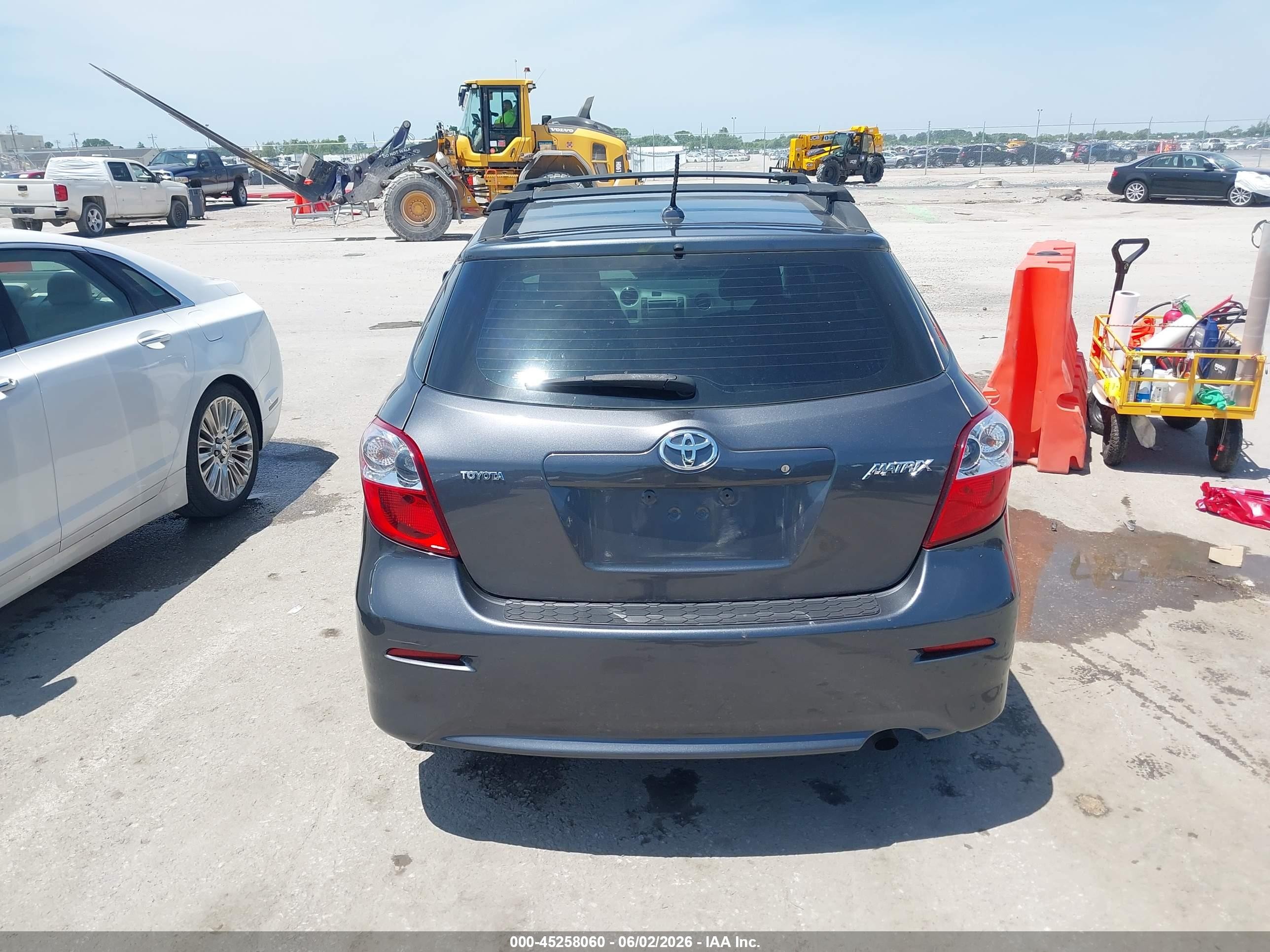 2010 Toyota Matrix   Gray vin: 2T1KU4EE6AC311884