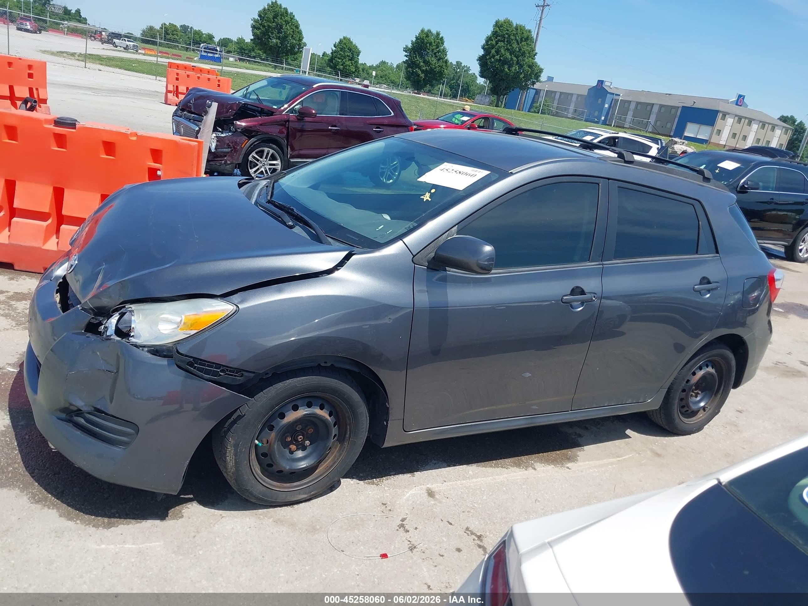 2010 Toyota Matrix   Gray vin: 2T1KU4EE6AC311884