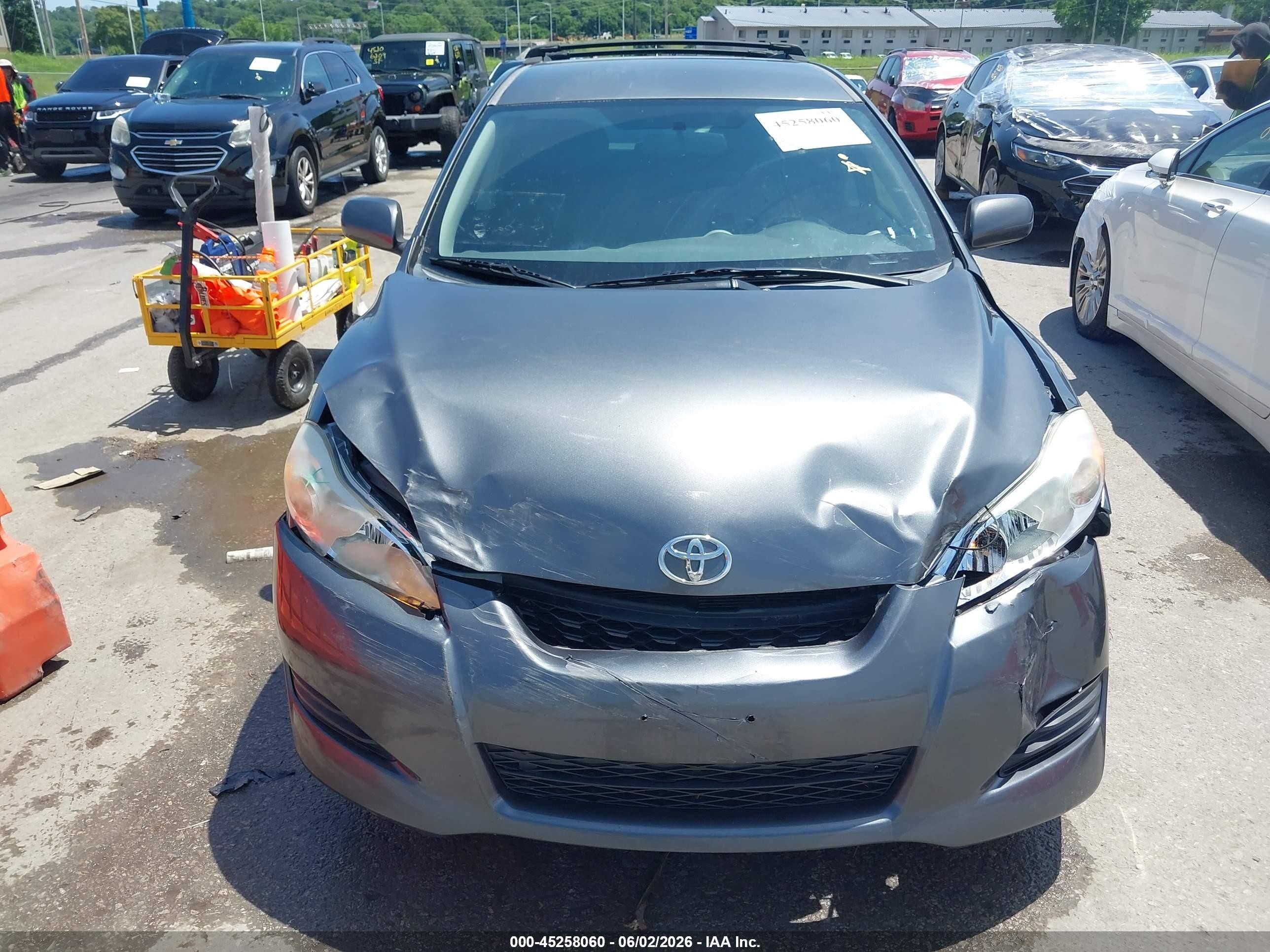 2010 Toyota Matrix   Gray vin: 2T1KU4EE6AC311884