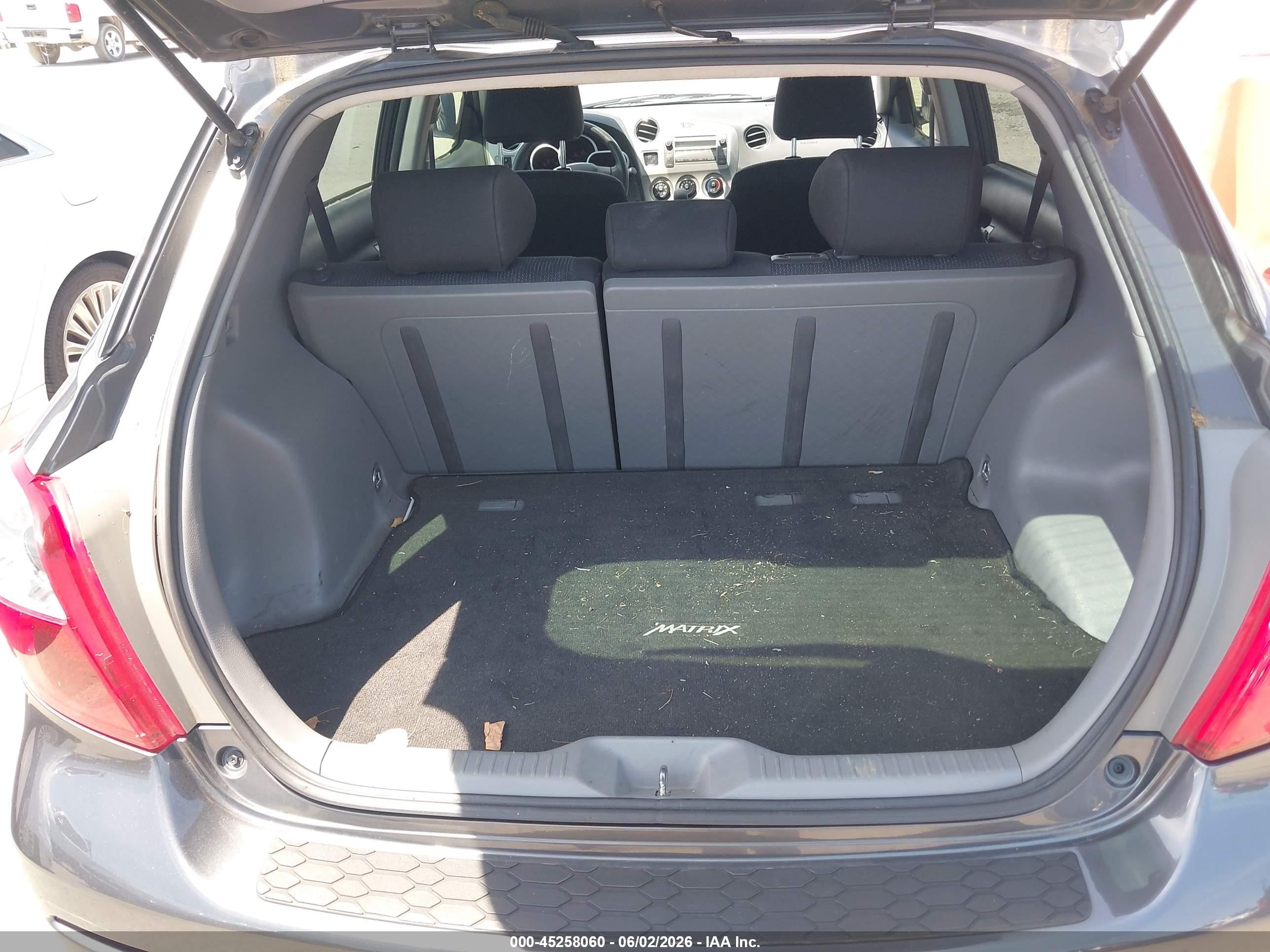 2010 Toyota Matrix   Gray vin: 2T1KU4EE6AC311884