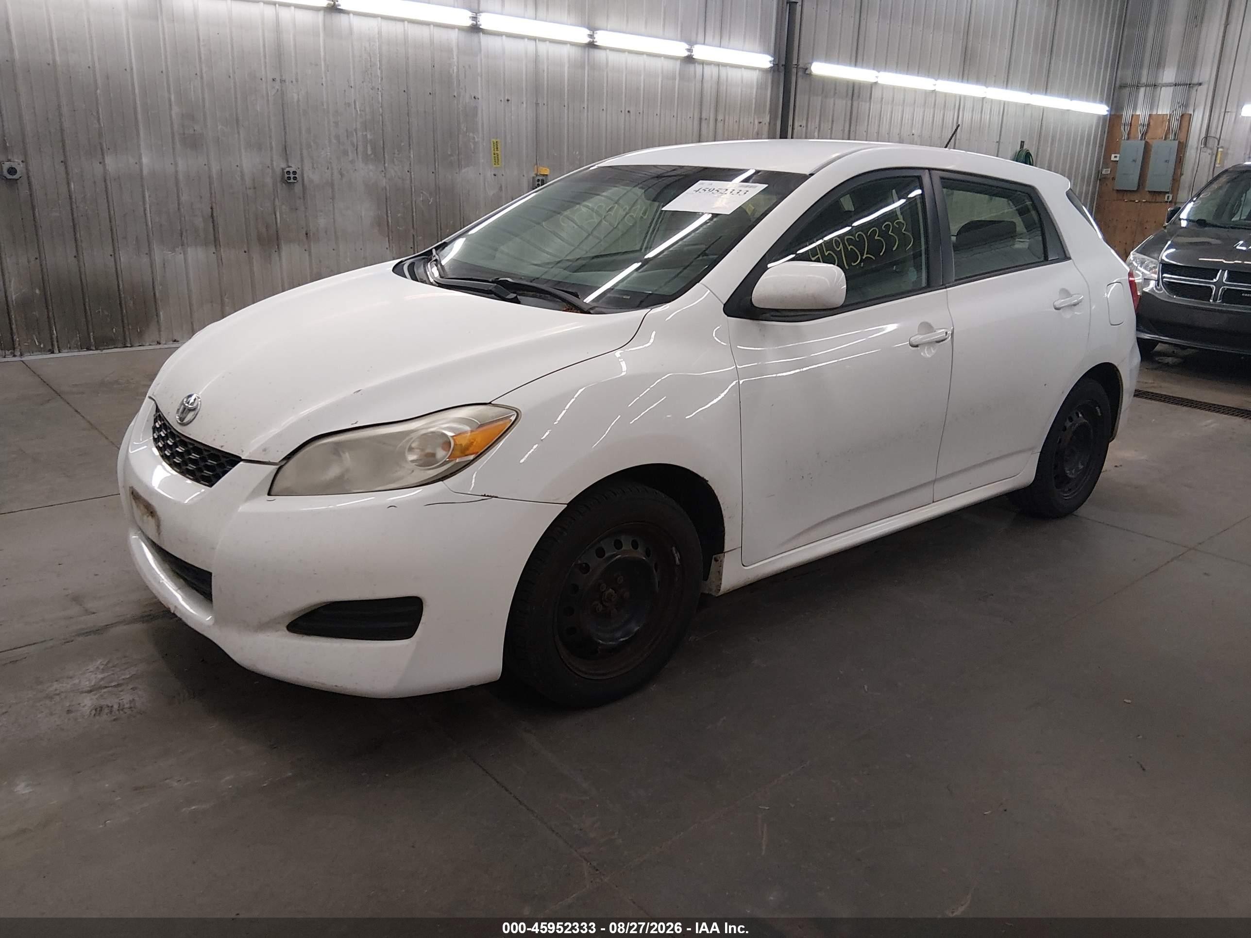 2010 Toyota Matrix   White vin: 2T1KU4EE6AC335313