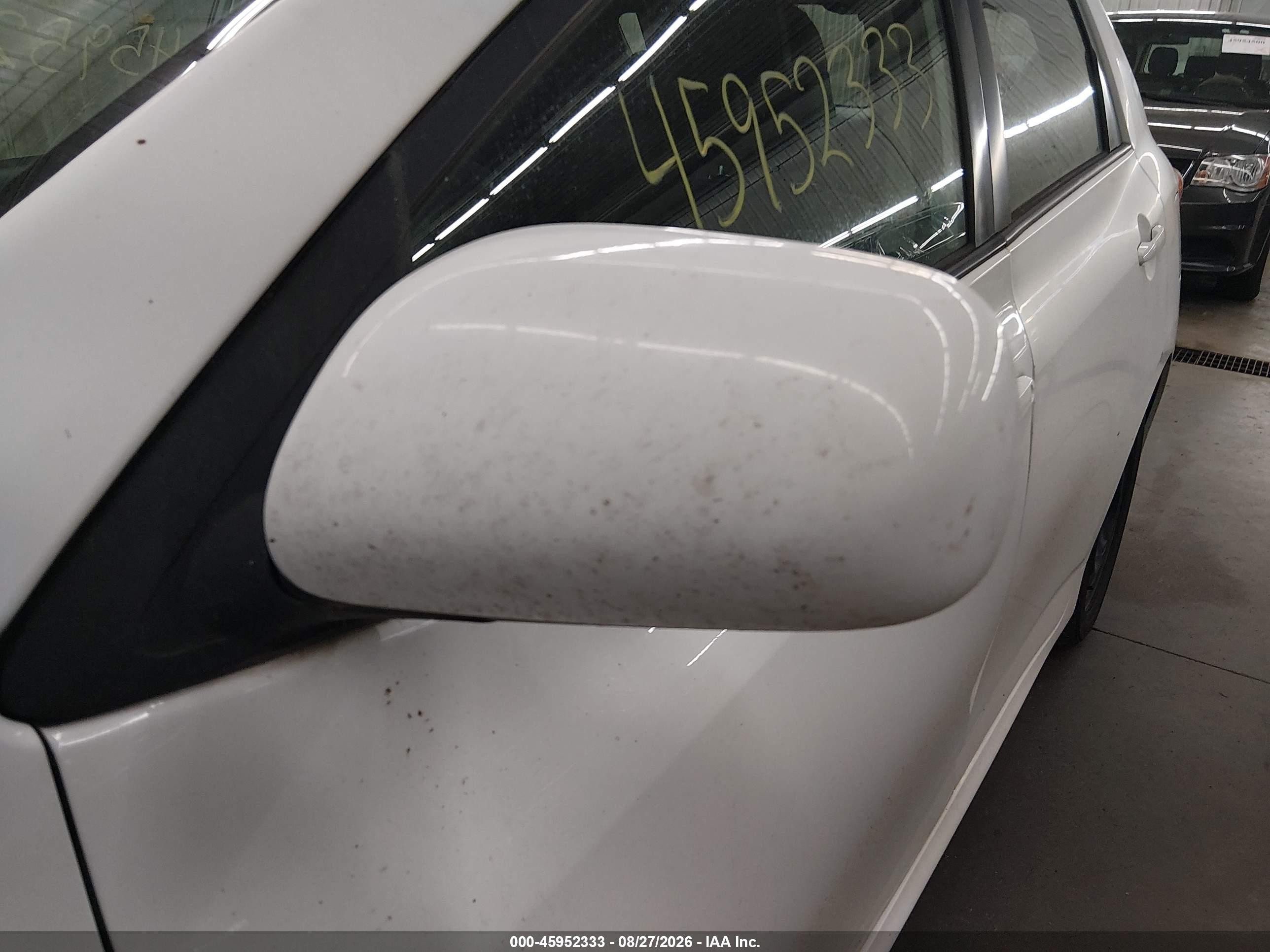 2010 Toyota Matrix   White vin: 2T1KU4EE6AC335313