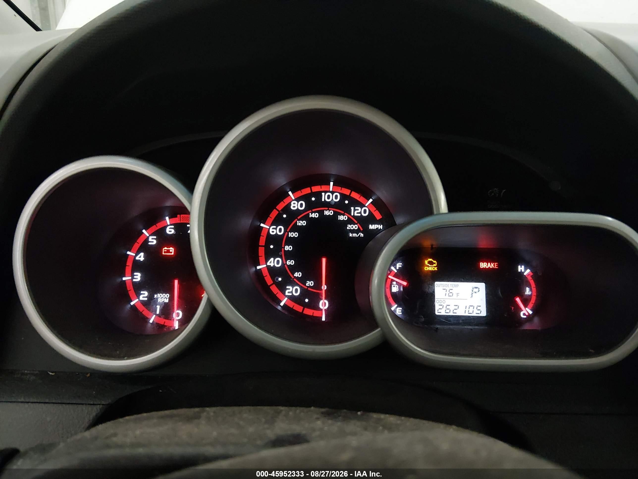 2010 Toyota Matrix   White vin: 2T1KU4EE6AC335313