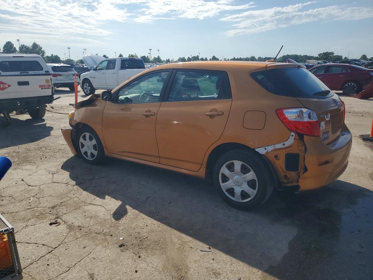 2010 Toyota Matrix Base Gold vin: 2T1KU4EE6AC336946