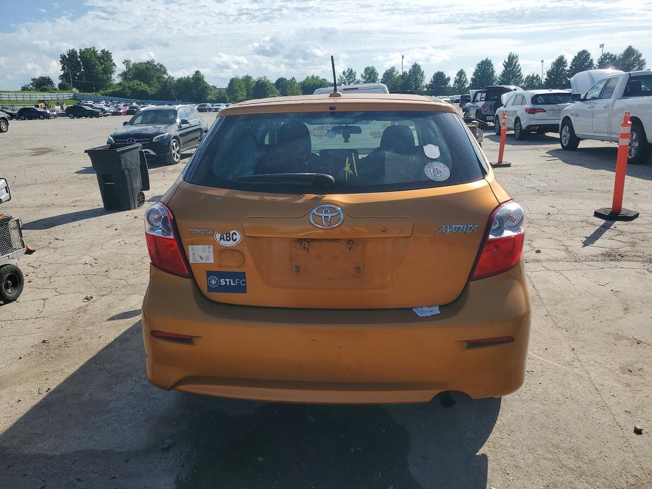 2010 Toyota Matrix Base Gold vin: 2T1KU4EE6AC336946