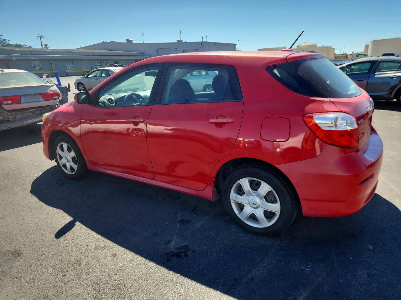 2010 Toyota Matrix Base Red vin: 2T1KU4EE6AC438313