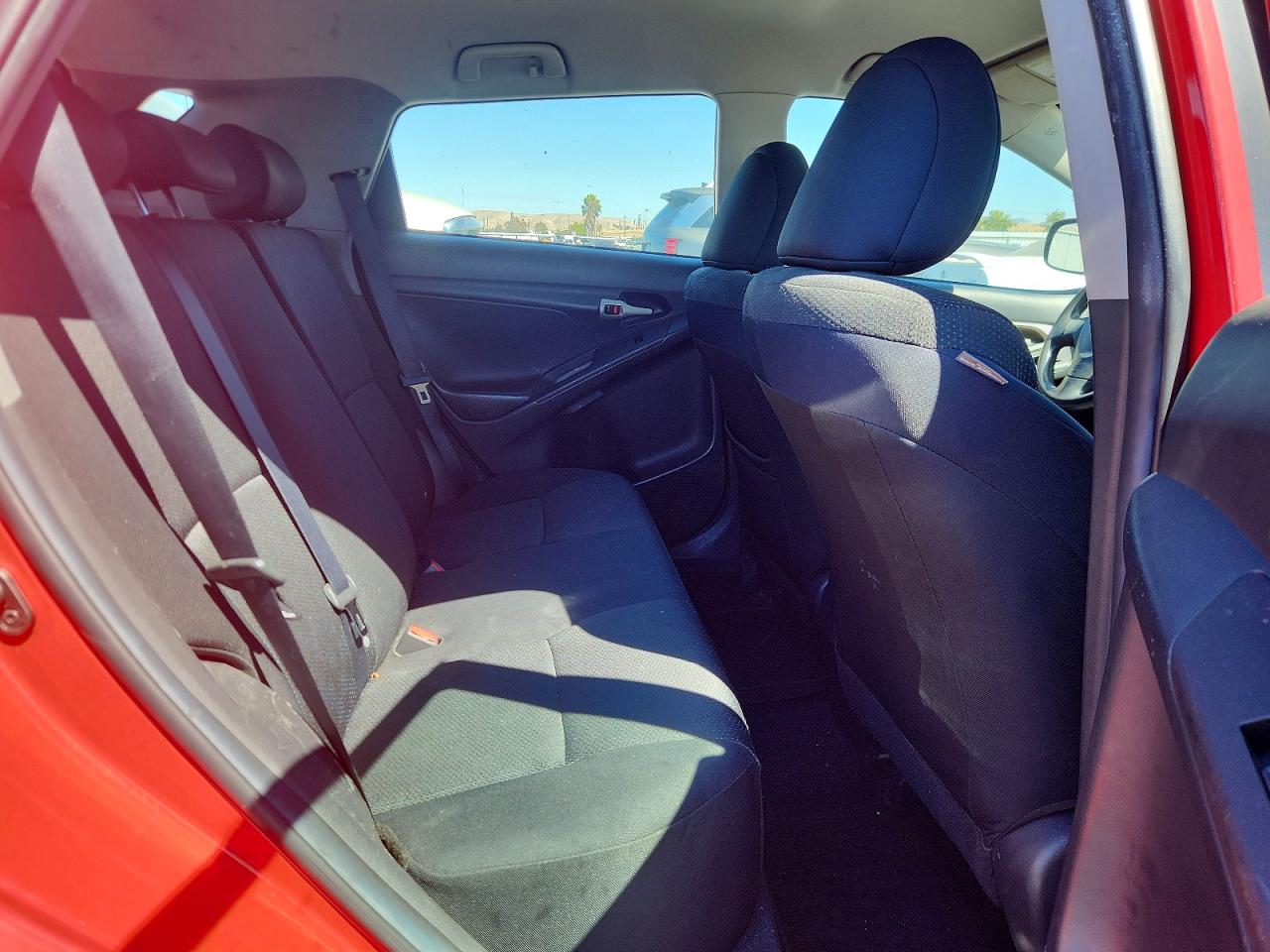 2010 Toyota Matrix Base Red vin: 2T1KU4EE6AC438313