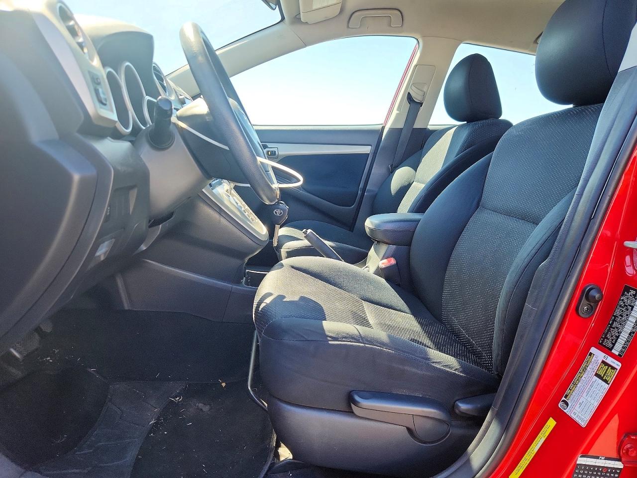 2010 Toyota Matrix Base Red vin: 2T1KU4EE6AC438313
