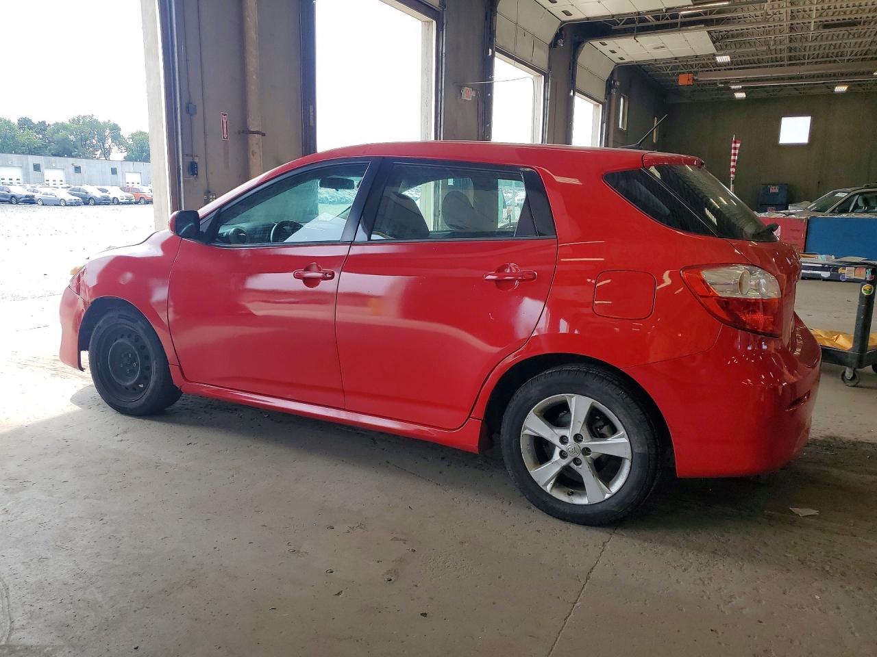 2011 Toyota Matrix Base Красный vin: 2T1KU4EE6BC542253