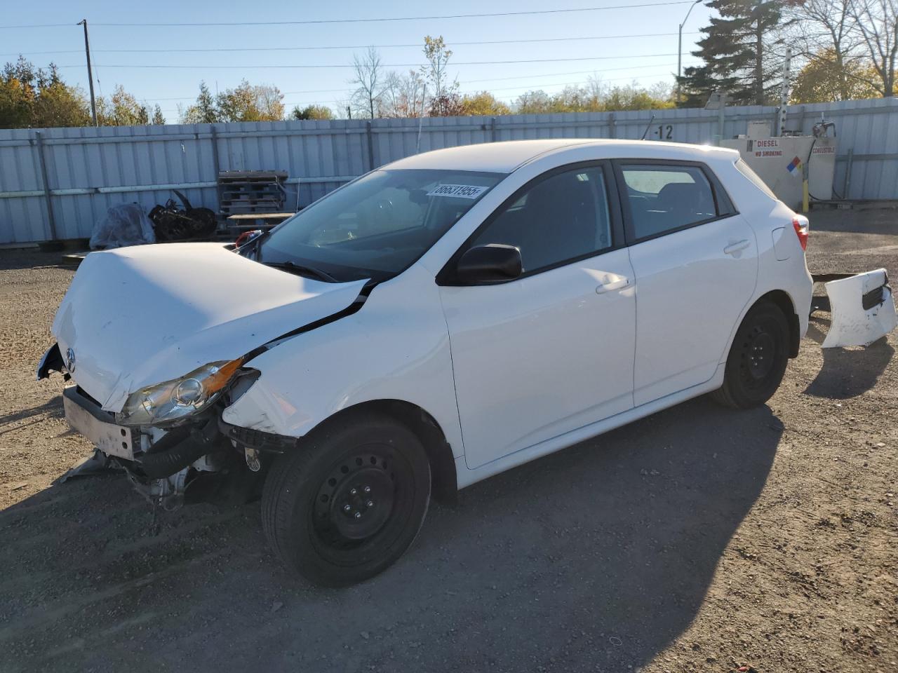 2014 Toyota Matrix Base White vin: 2T1KU4EE6EC134453