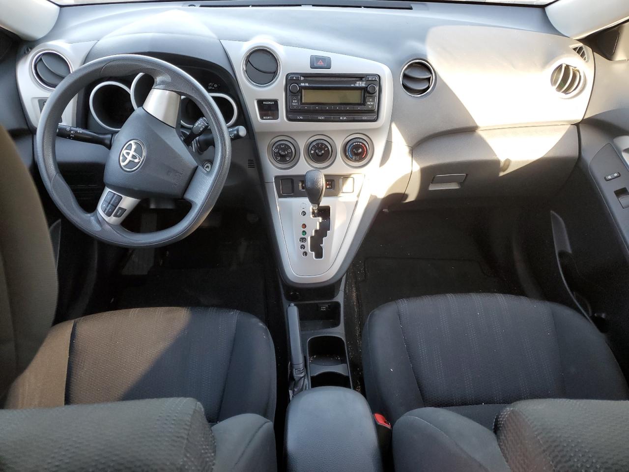 2014 Toyota Matrix Base White vin: 2T1KU4EE6EC134453